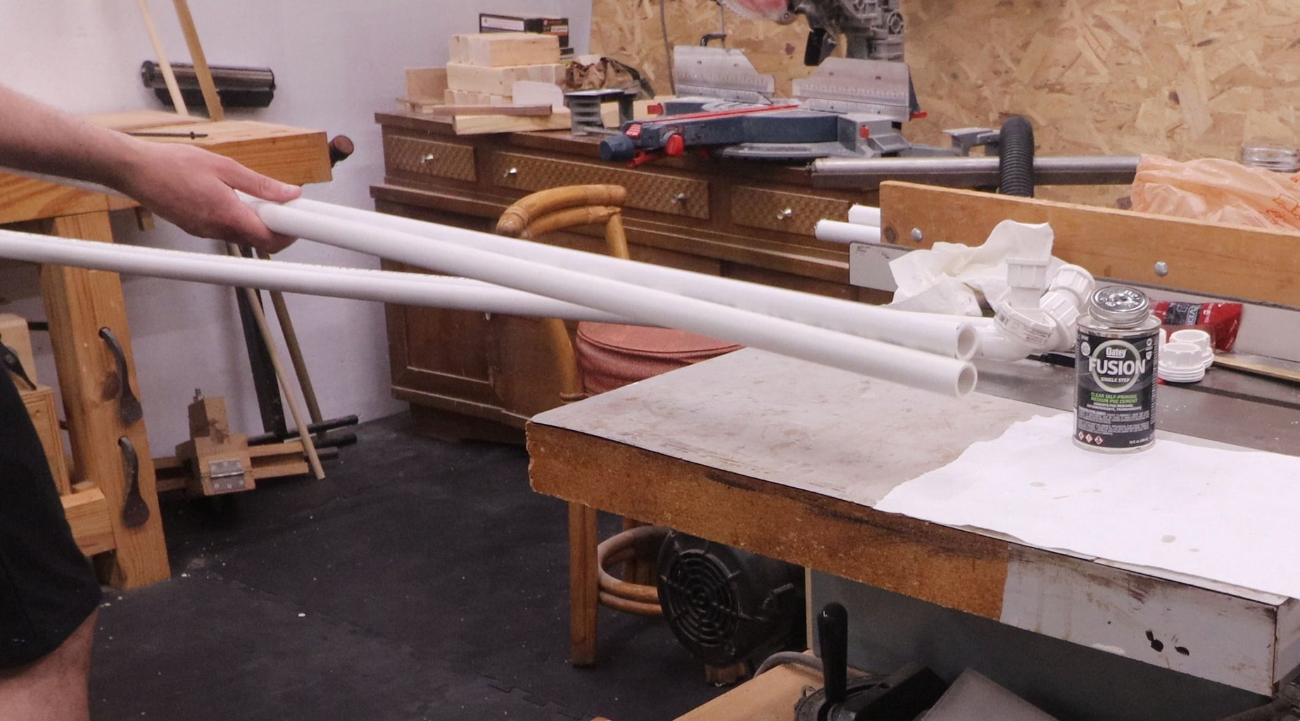 DIY Inexpensive Collapsible Projector Screen Frame : 8 Steps (with ...