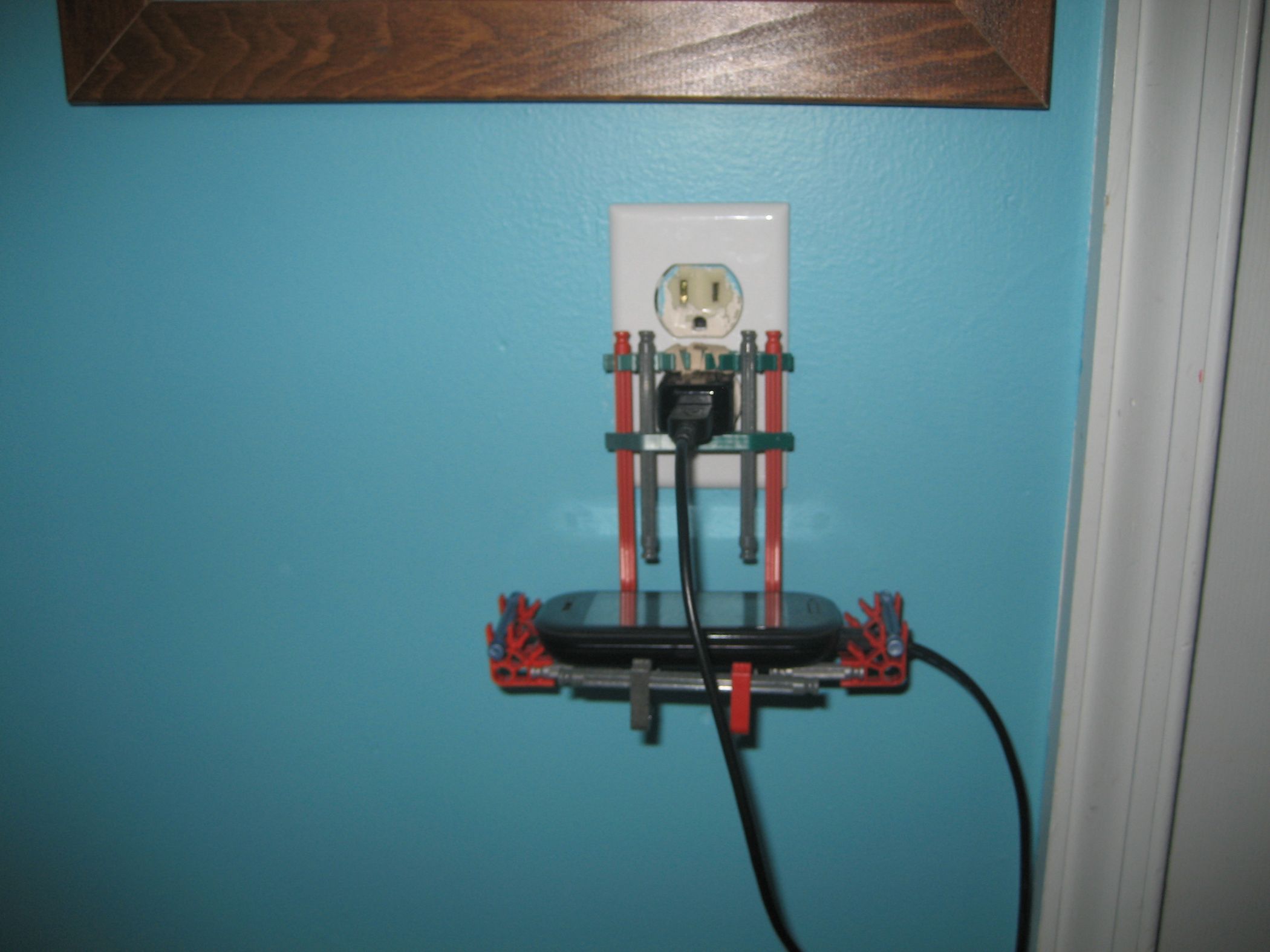Knex USB/ Wall Outlet Charging Station 4 Steps Instructables