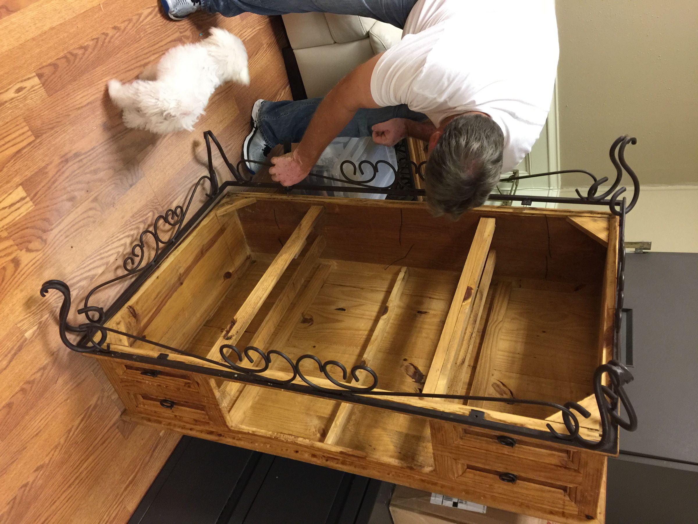 Dog Kennel Console Table (Reclaimed Materials) 19 Steps (with
