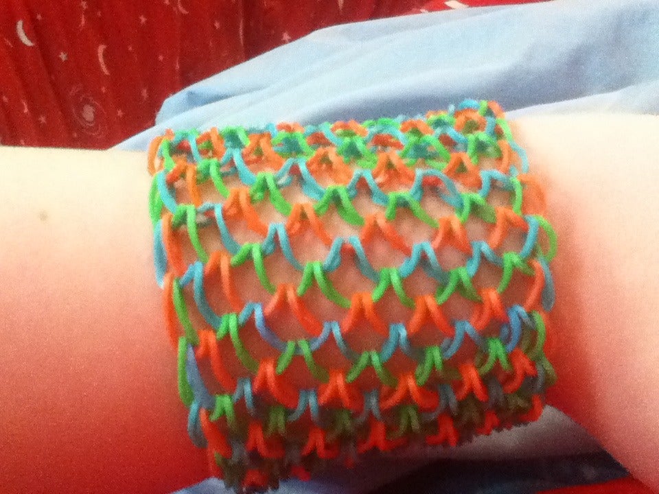 Wide Dragon Scale Bracelet 4 Steps Instructables