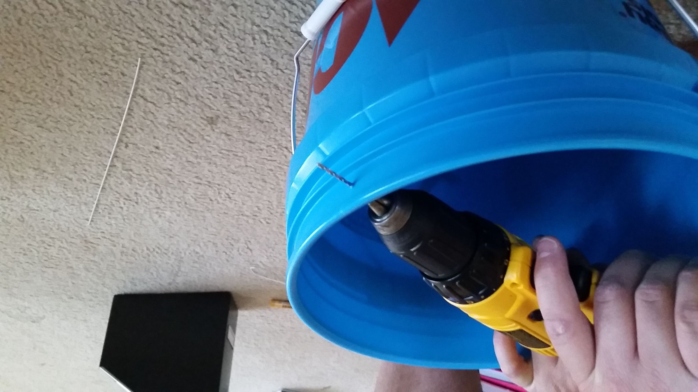 Bucket Mouse Trap (kill or No Kill) 8 Steps Instructables