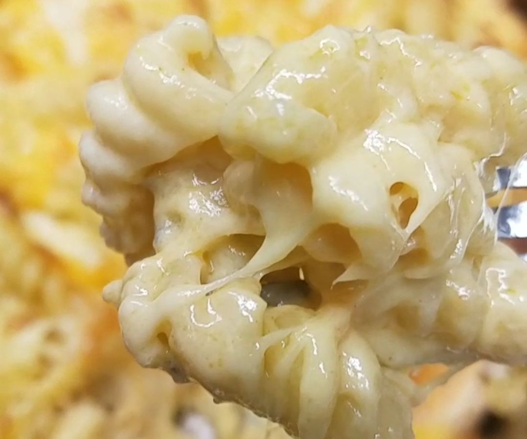 DIY guide for Buffalo Chicken Mac N Cheese with step-by-step instructions