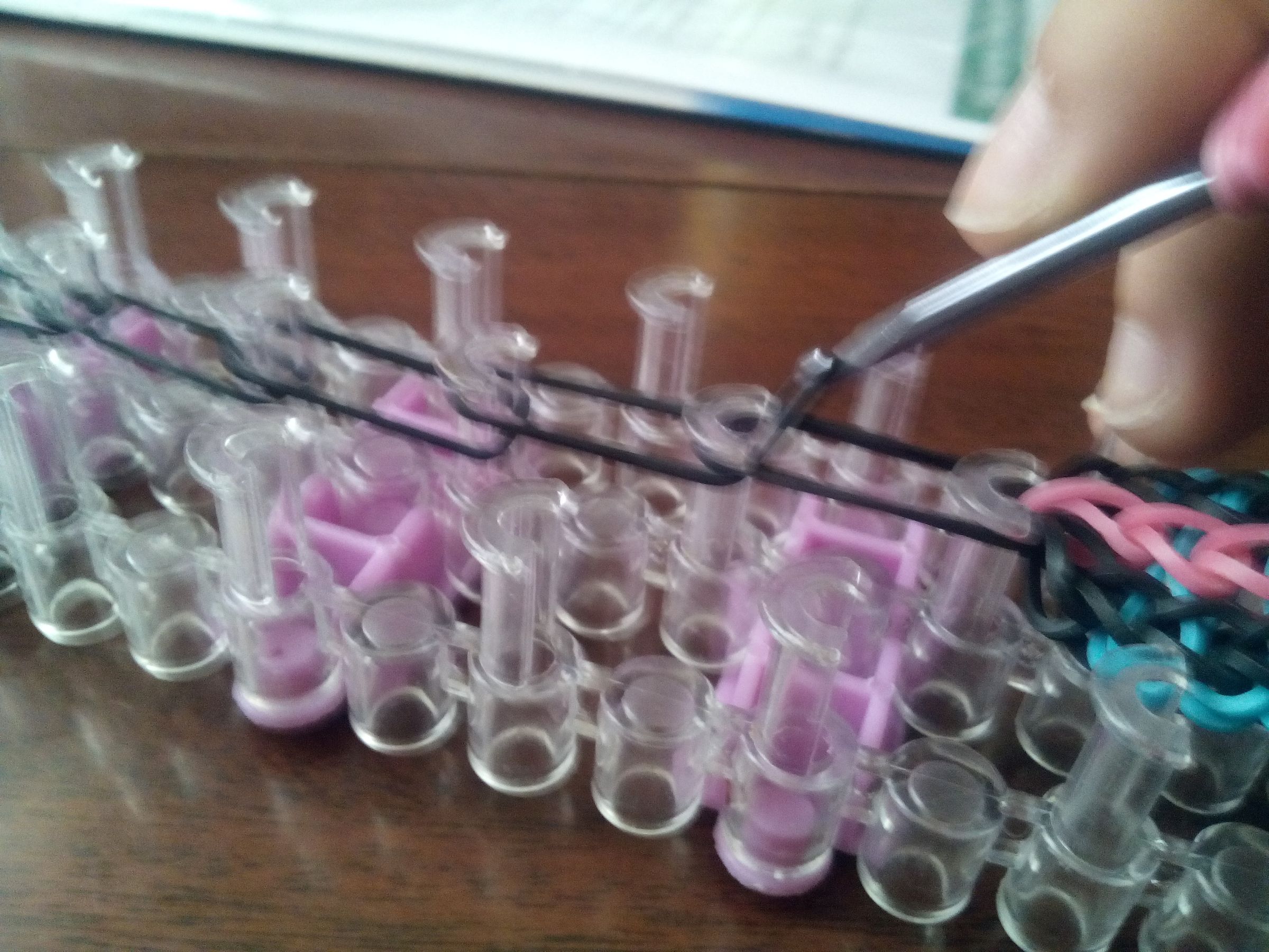 Loom Band Ladder Bracelet : 9 Steps - Instructables