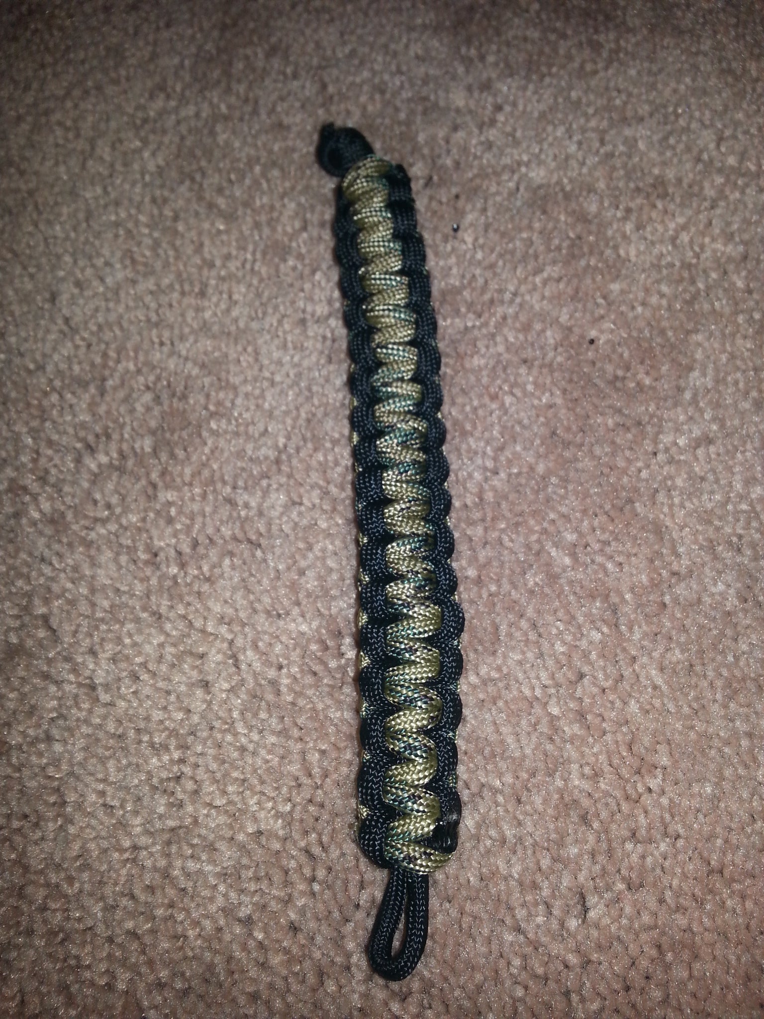 Easy Two Color Paracord Bracelet 7 Steps Instructables