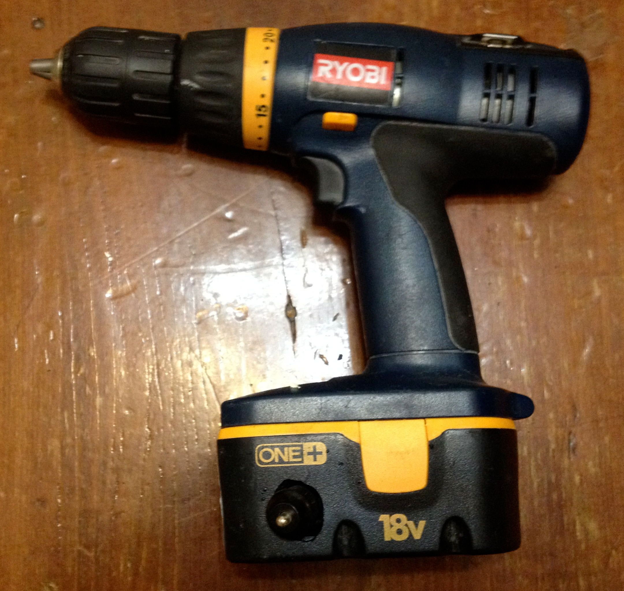 12 volt battery adaptor for power tools DIY Project DIY Project Image