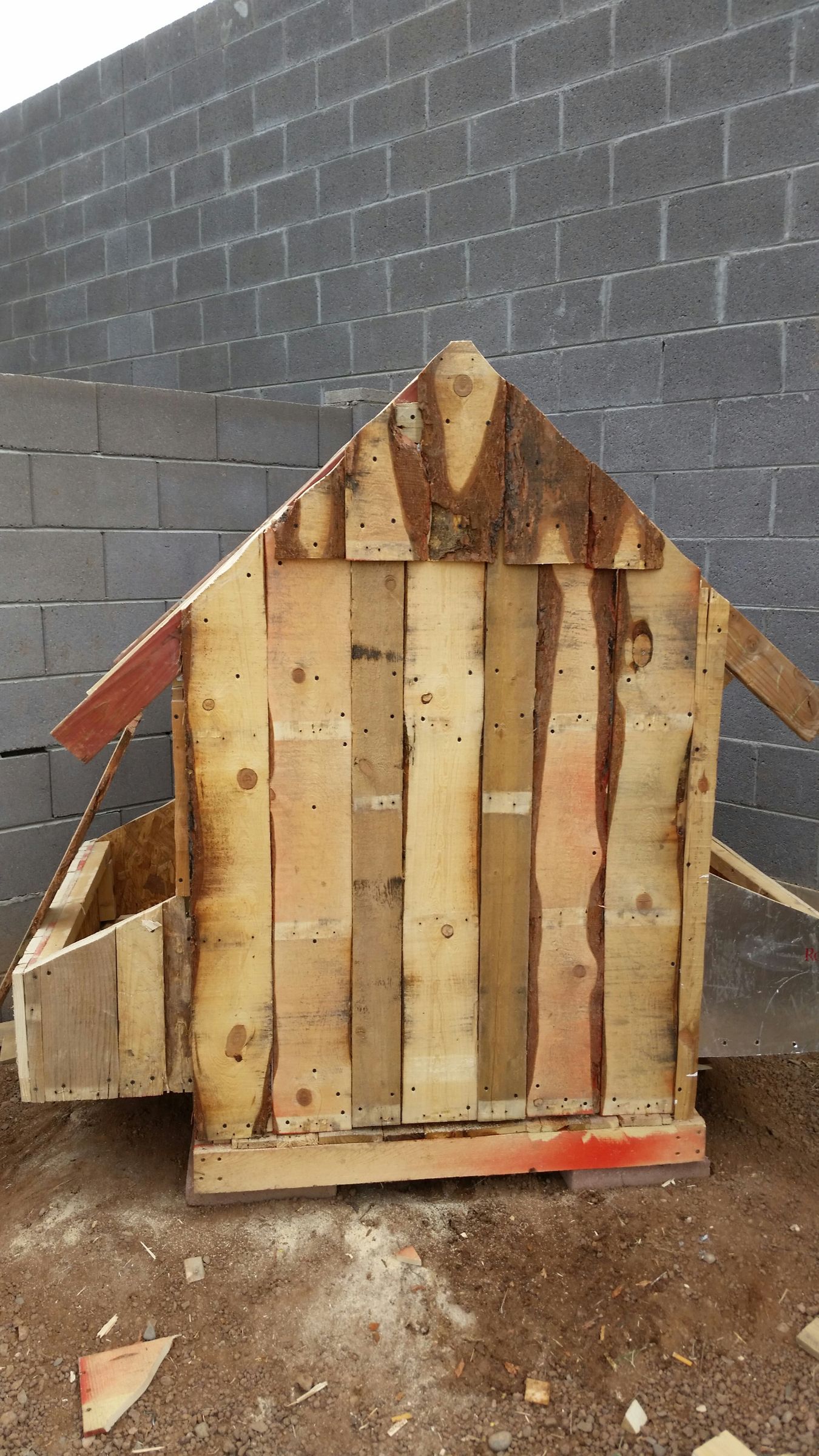 Chicken Coop Made of Pallets 5 Steps Instructables