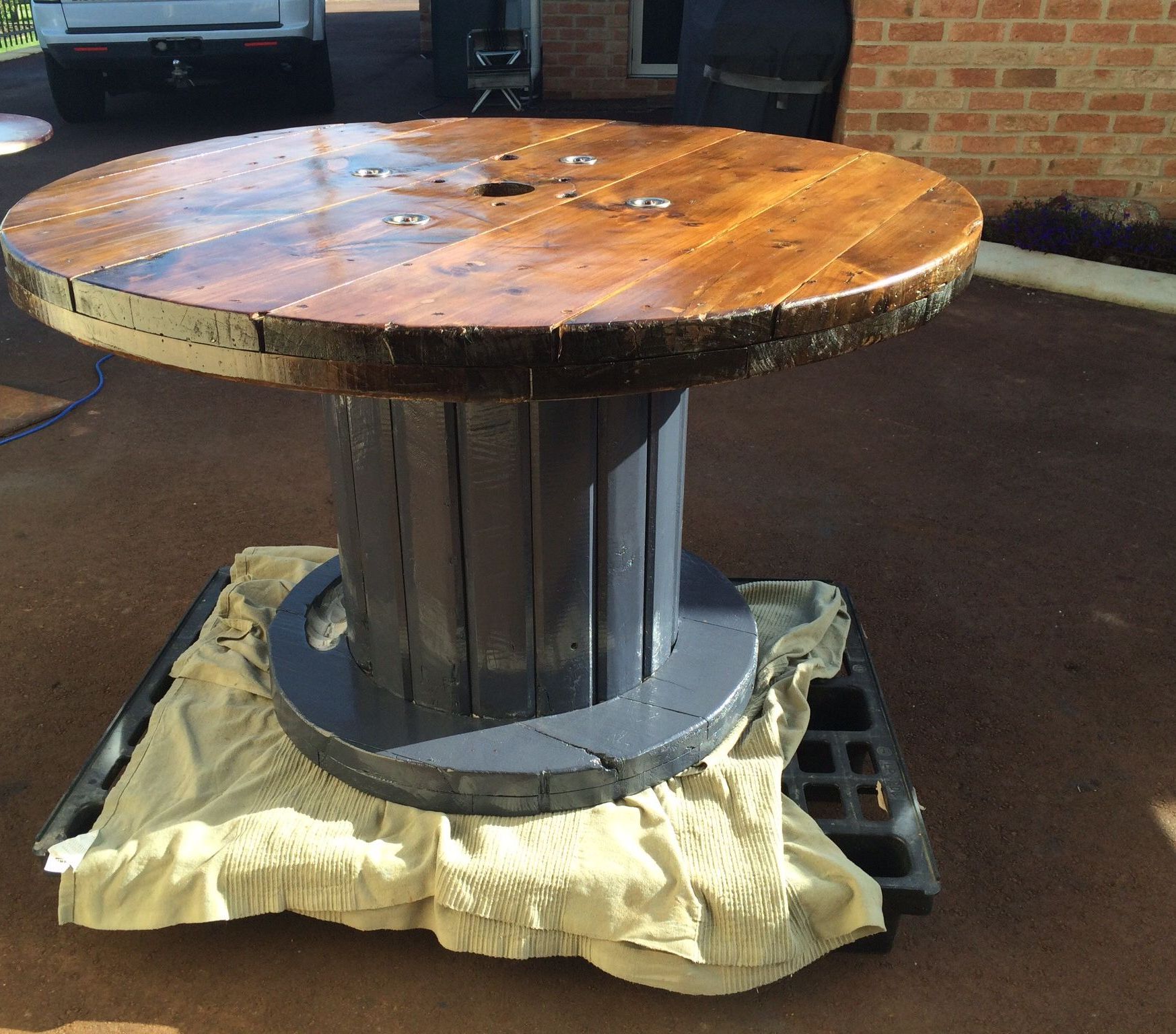 Large Cable Drum Table : 3 Steps (with Pictures) - Instructables