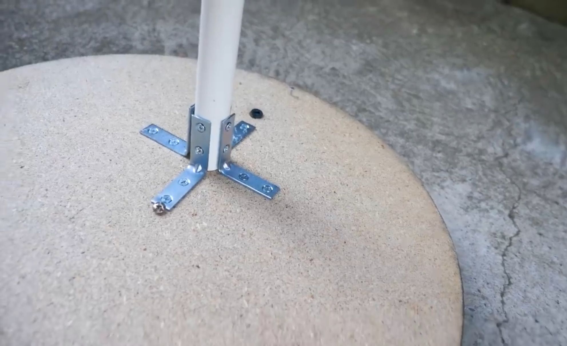 Foot Controlled Sanitizer Dispenser 3 Steps Instructables
