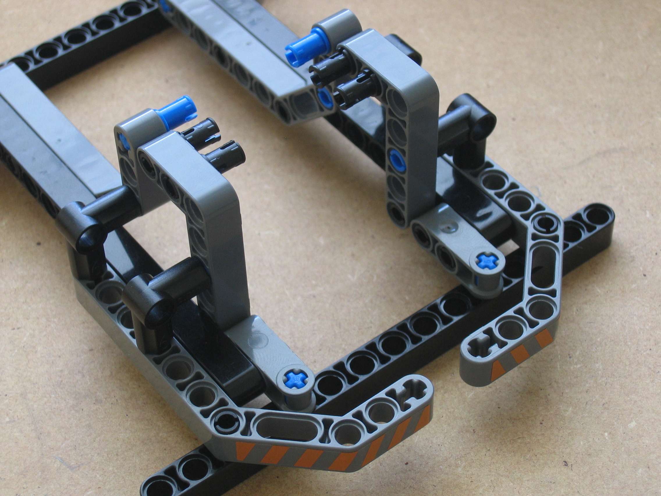 How to Build a Simple Robotic Arm From Lego Mindstorms NXT? 9 Steps
