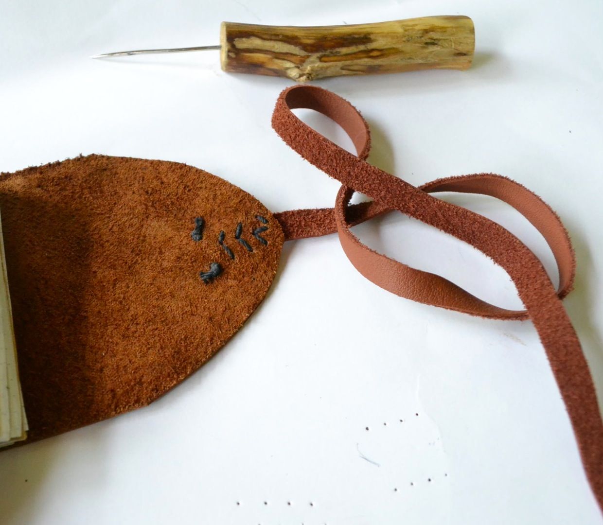 DIY LEATHER JOURNAL : 12 Steps (with Pictures) - Instructables