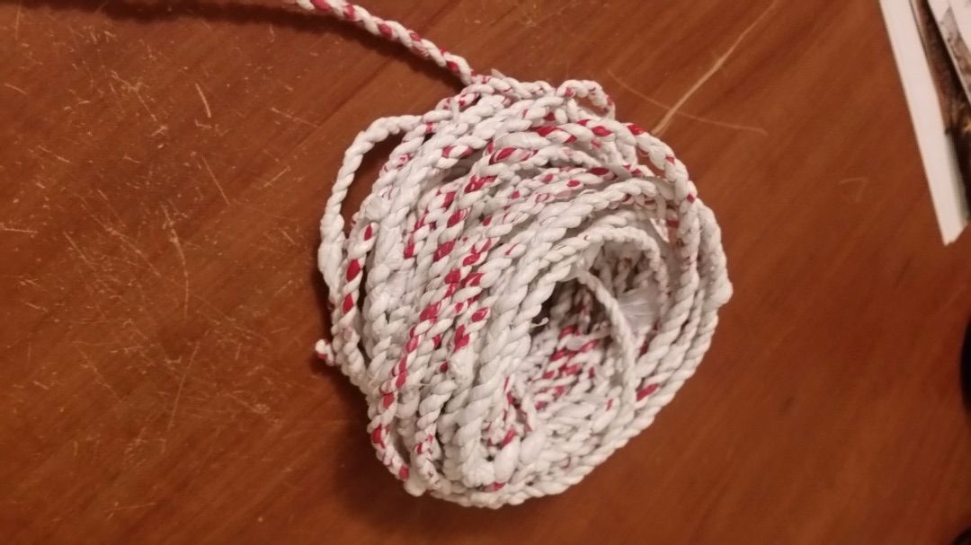 making rope from plastic bolsas