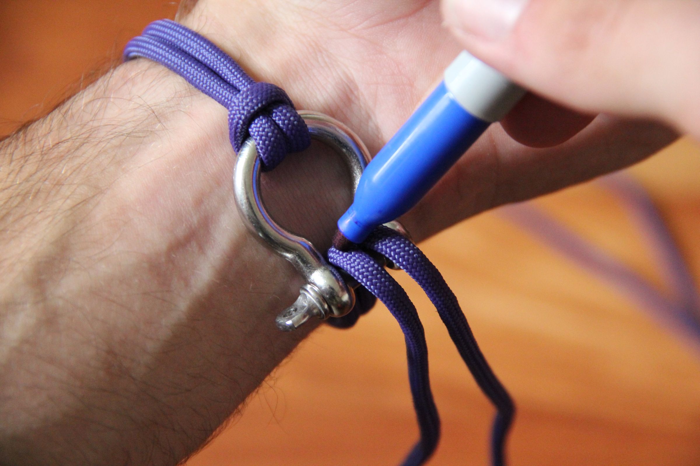 Quick Release Paracord Bracelet 9 Steps Instructables