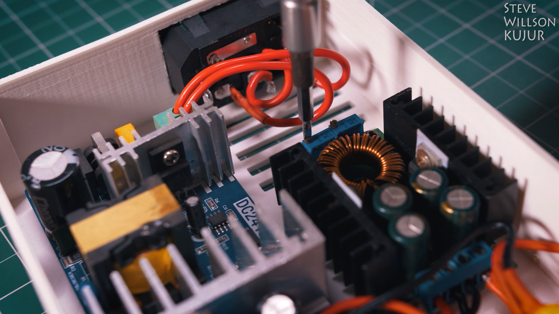 DIY Lithium Battery Charger : 15 Steps Circuit Diagram