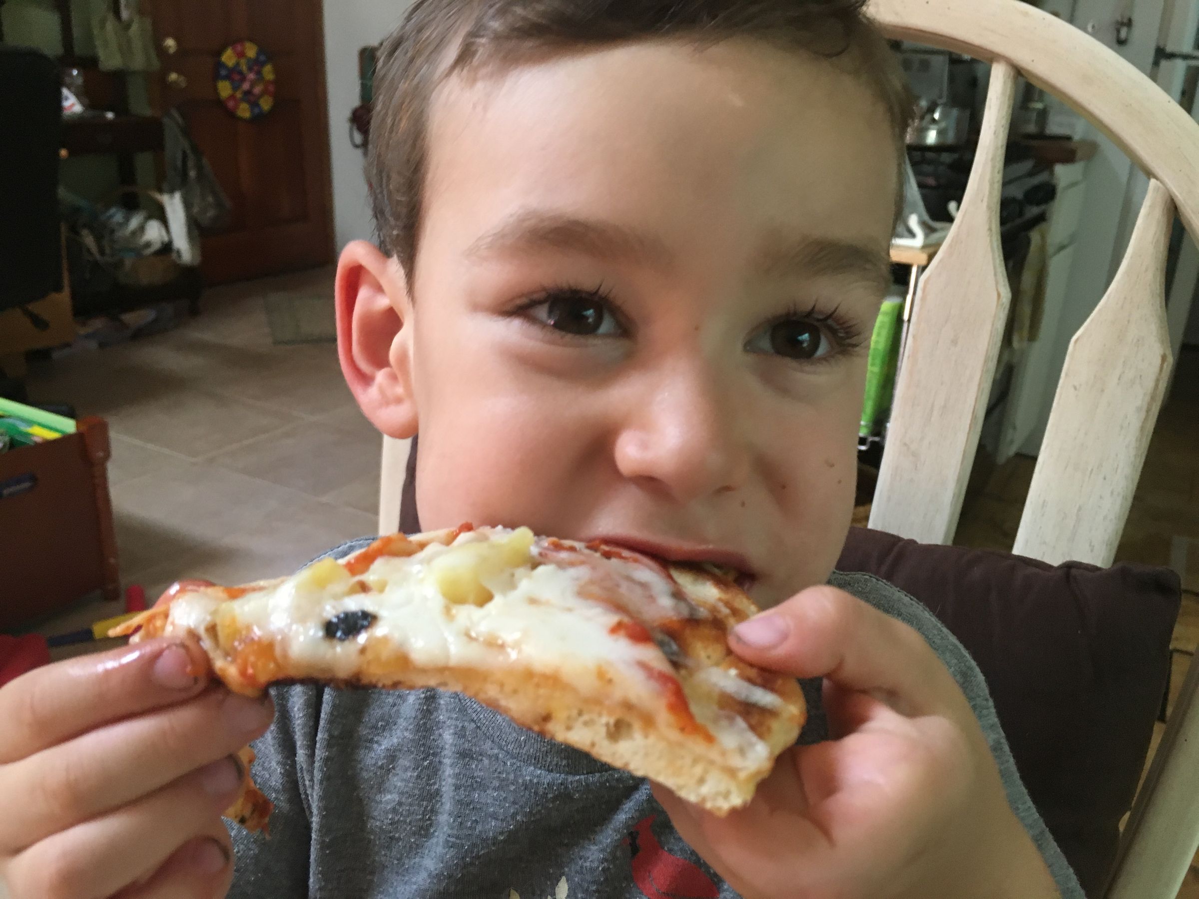 BEST EVER CastIron Skillet PIZZA on the Firepit or Campfire! 5 Steps (with Pictures