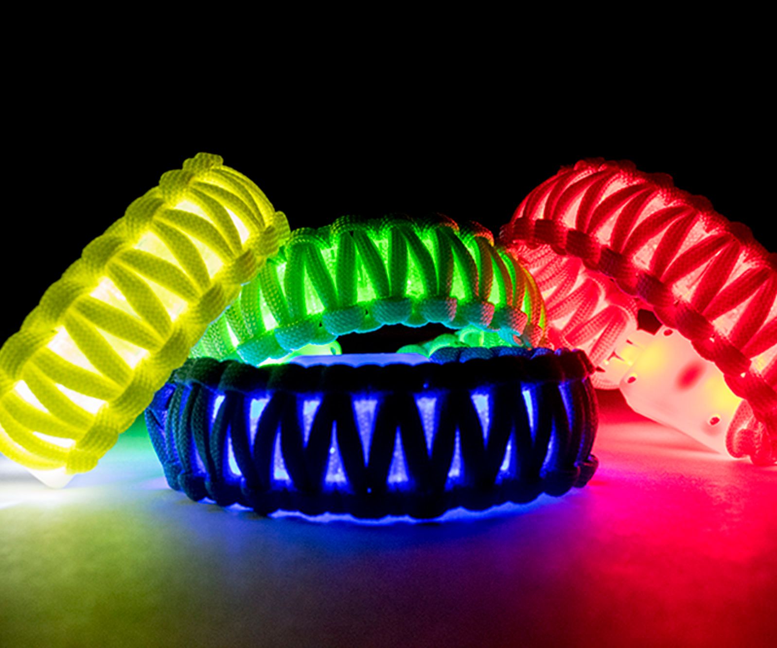 DIY guide for How To Make A Flashing LED Paracord Bracelet with step-by-step instructions