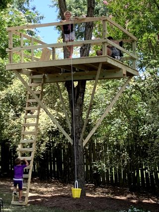 How to Build a Treehouse : 17 Steps (with Pictures) - Instructables