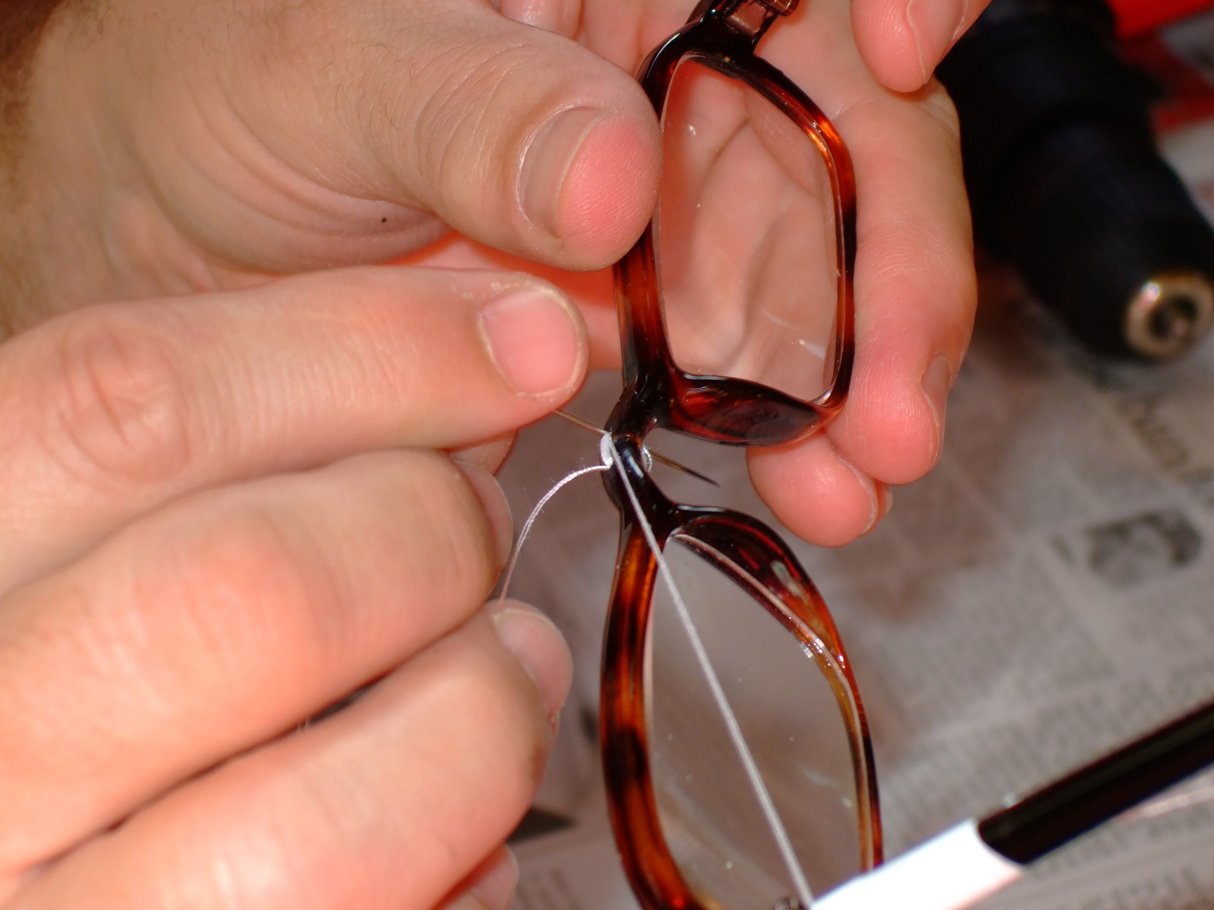 Repair Plastic Eyeglass Frame With Thread and Superglue 12 Steps