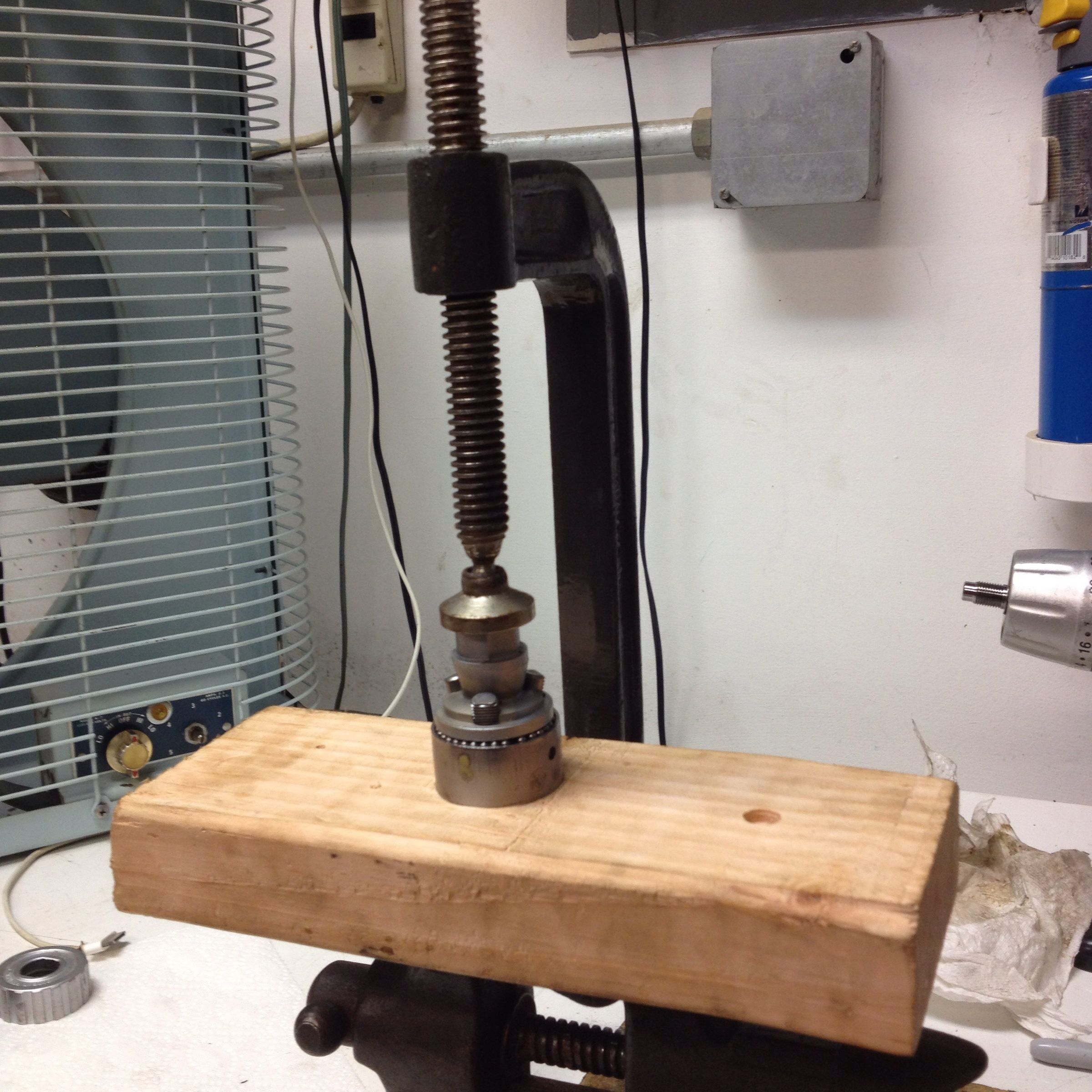 How to Disassemble a Keyless Drill Chuck 9 Steps (with Pictures