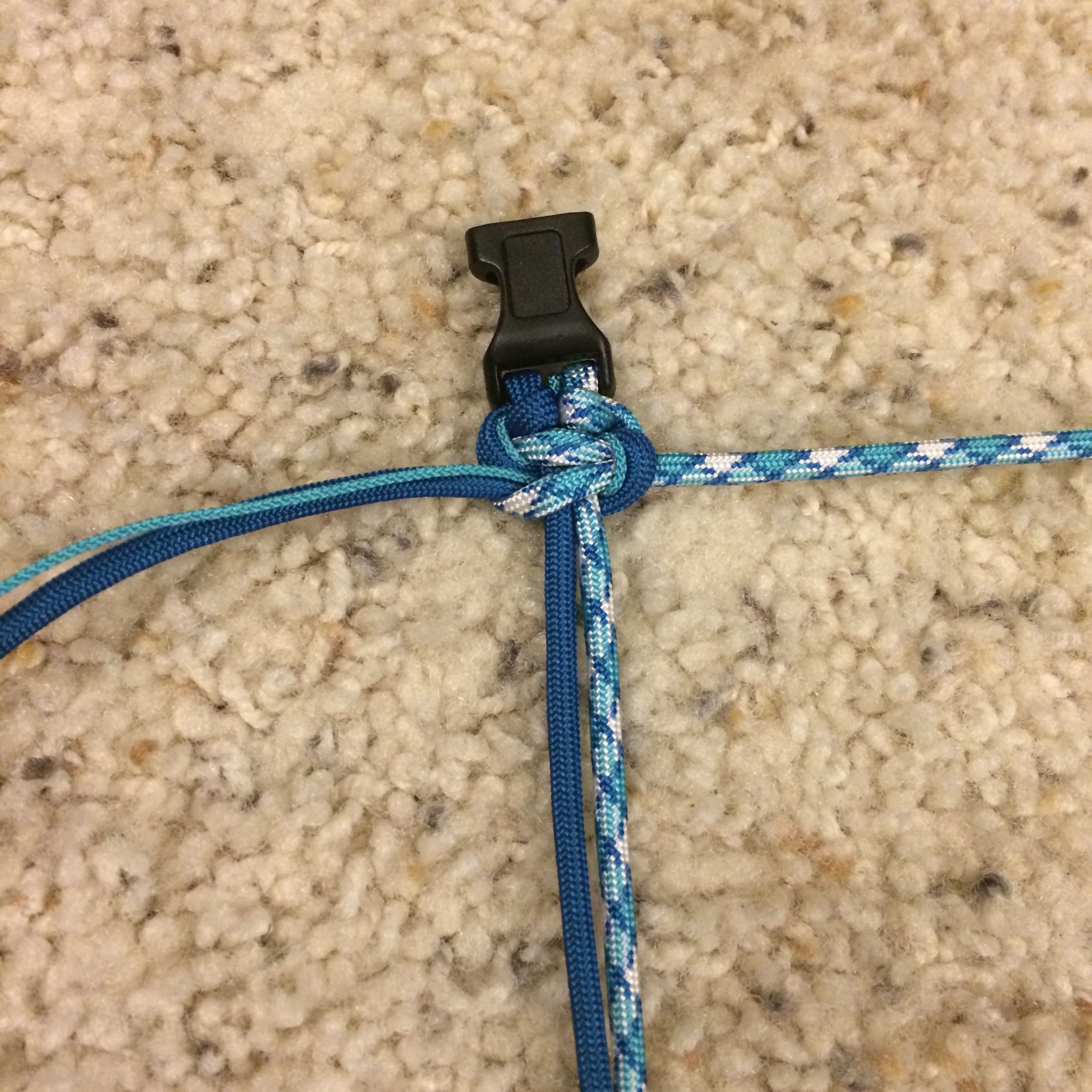 Paracord Bracelet Instructions : 6 Steps - Instructables