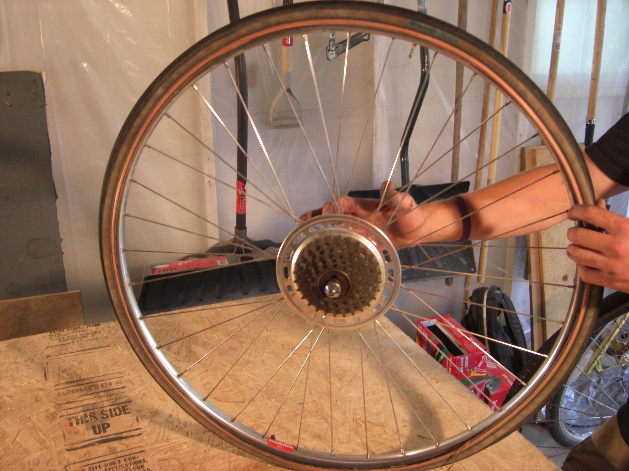 Replacing Bike Tire and Tube on a Road Bike 5 Steps Instructables