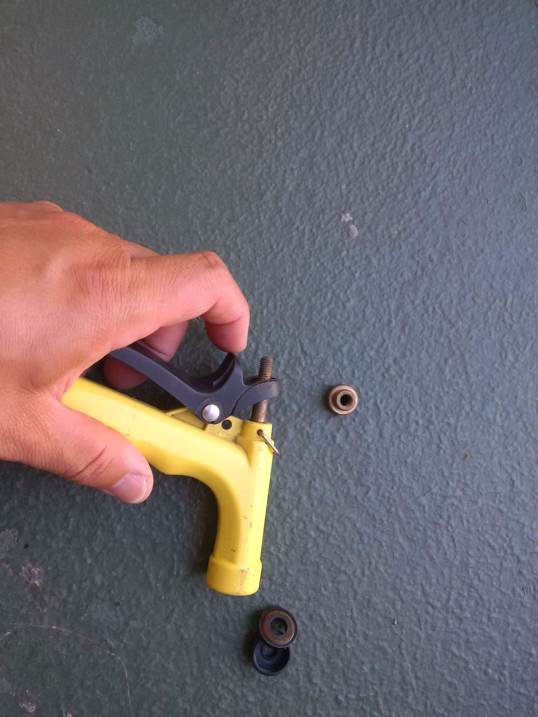 How to Repair a Hose Nozzle 4 Steps (with Pictures) Instructables