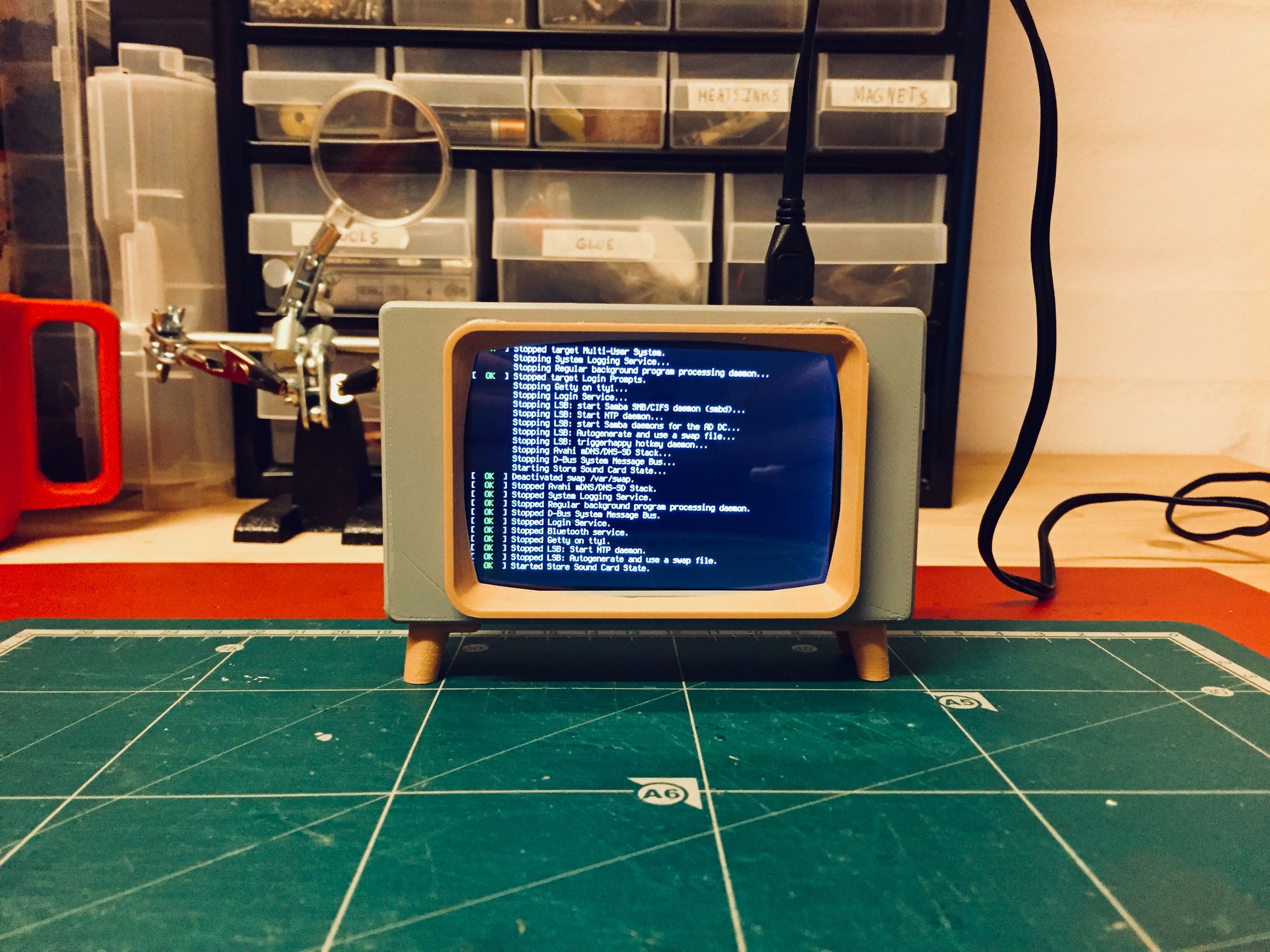 Raspberry Pi Retro-Looking TV : 5 Steps 