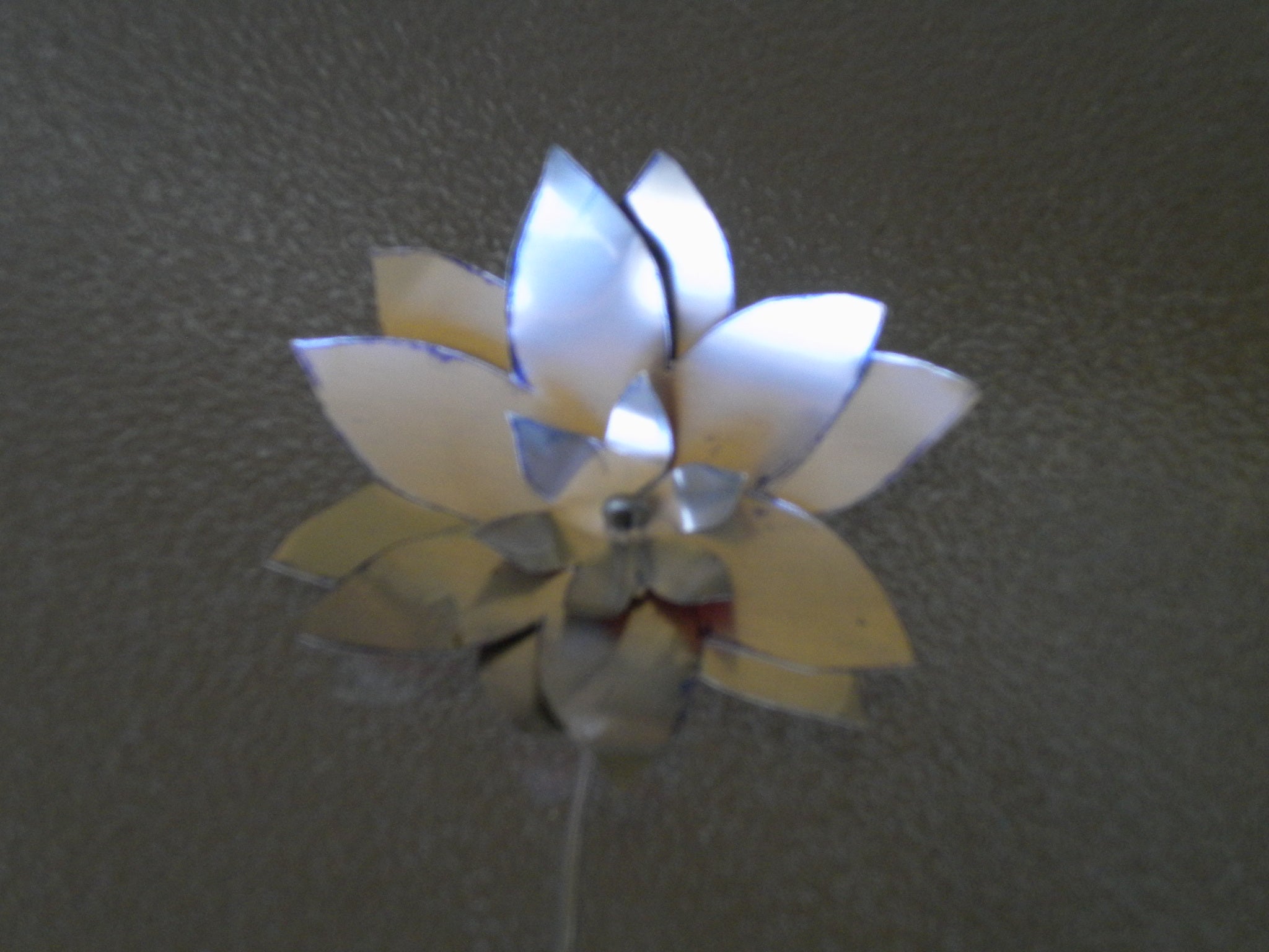 Make a Flower Out of Aluminum (soda Can) 9 Steps (with Pictures