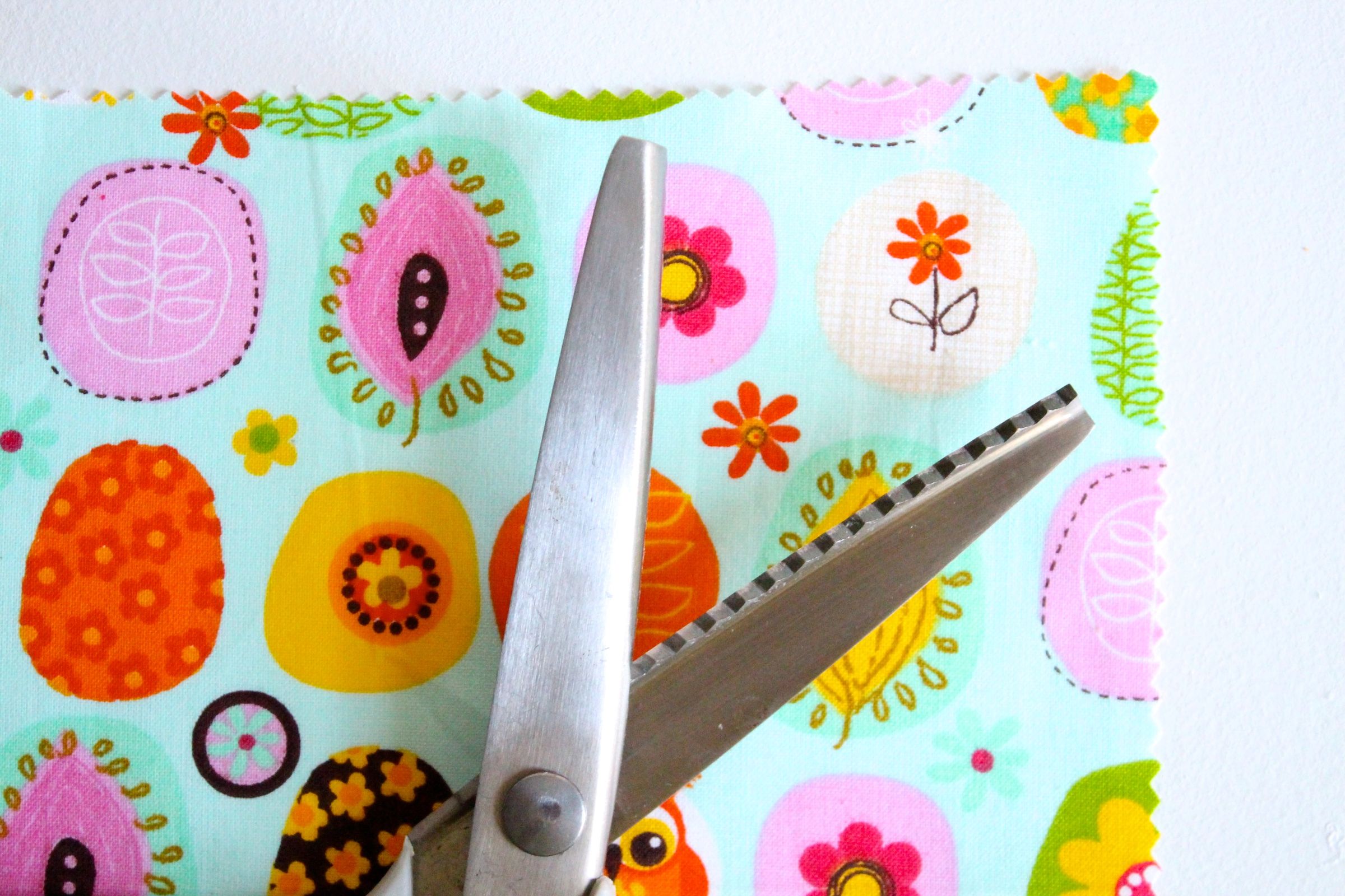 Sharpen Your Pinking Shears With Aluminum Foil 3 Steps (with Pictures