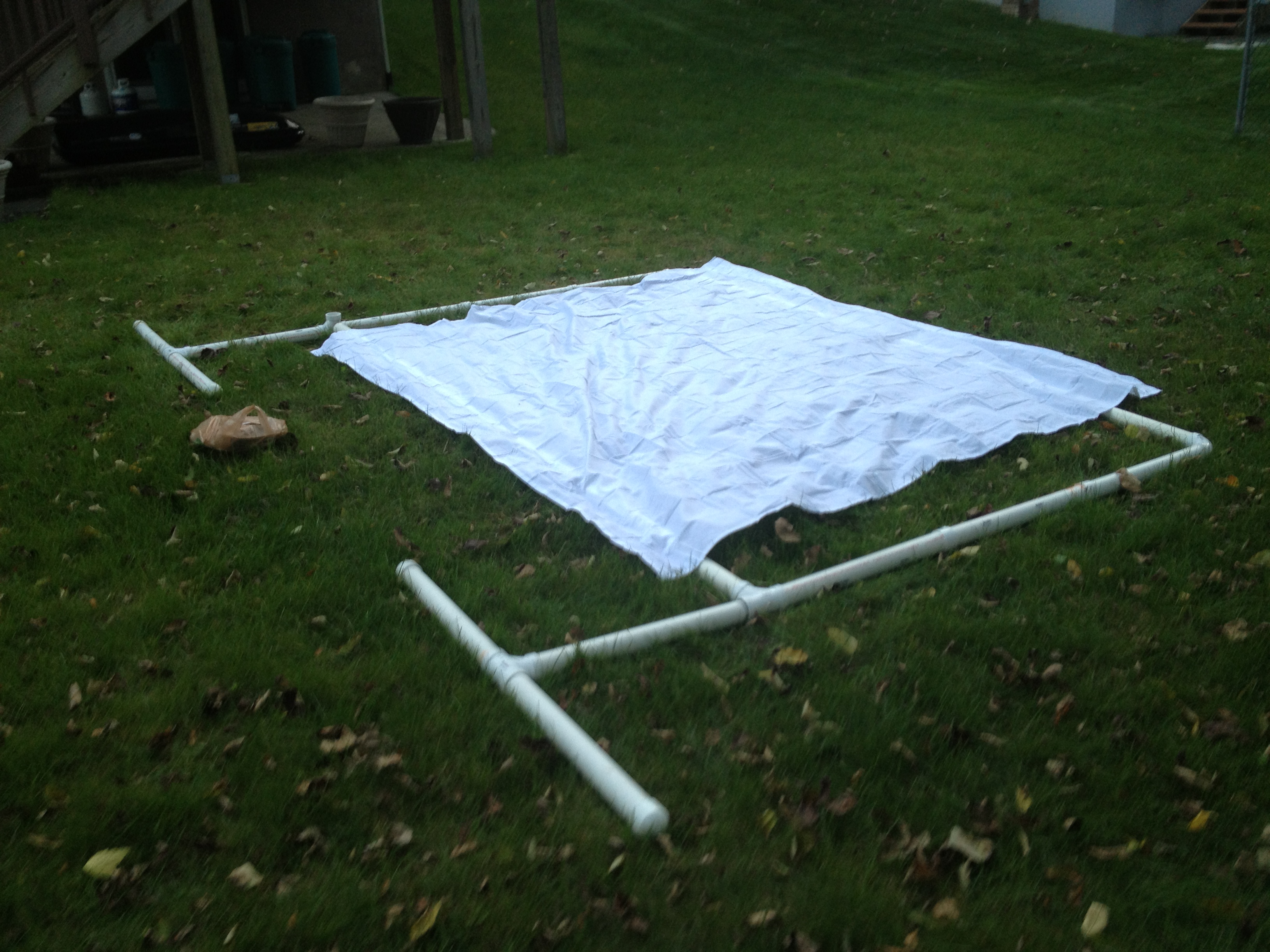 Outdoor Projector Screen on a Budget 6 Steps (with Pictures