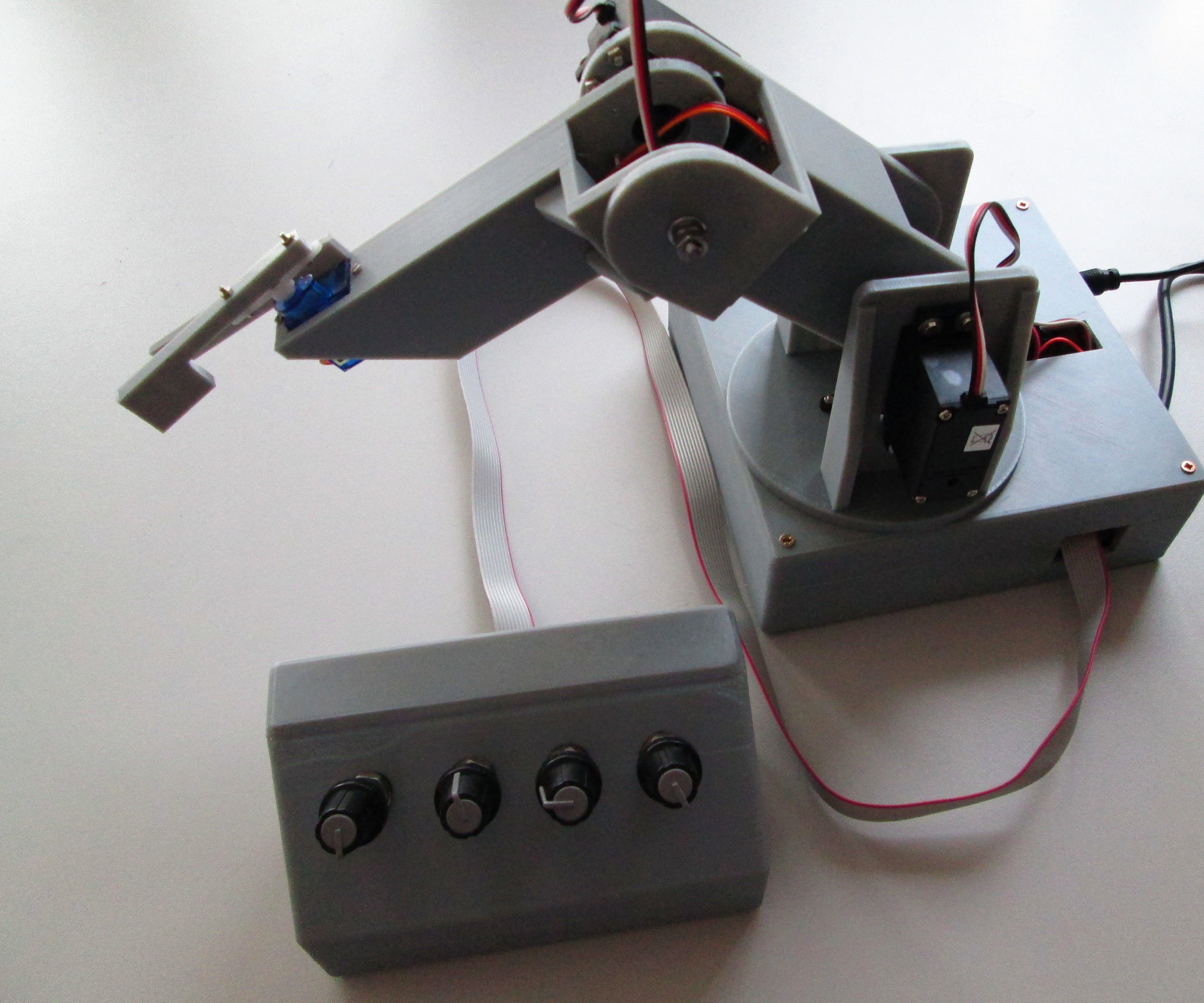 Robotic Arm Controlled by Arduino and PC : 10 Steps - Instructables
