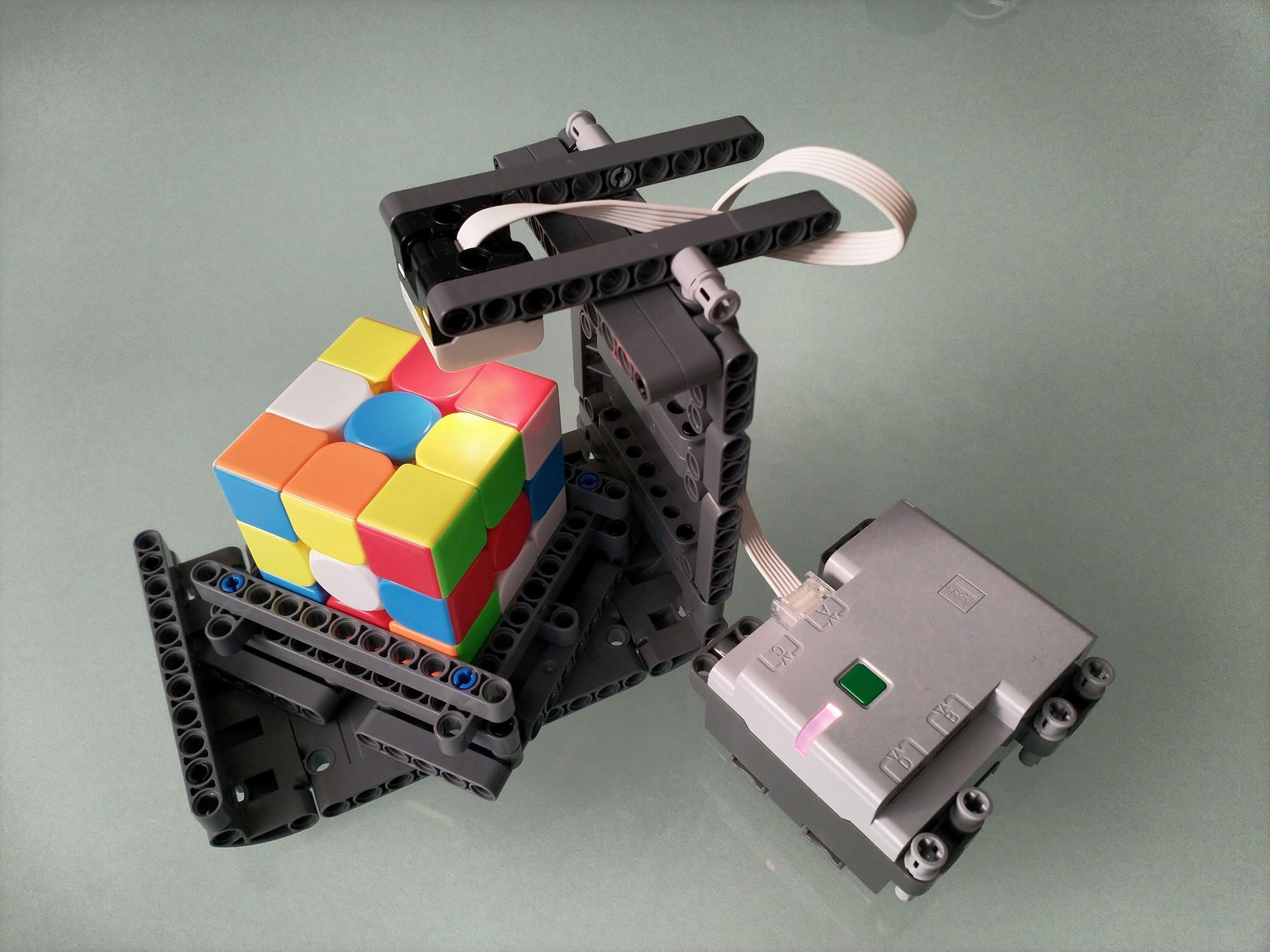 Lego Technic Rubik's Cube Machine : 11 Steps (with Pictures ...