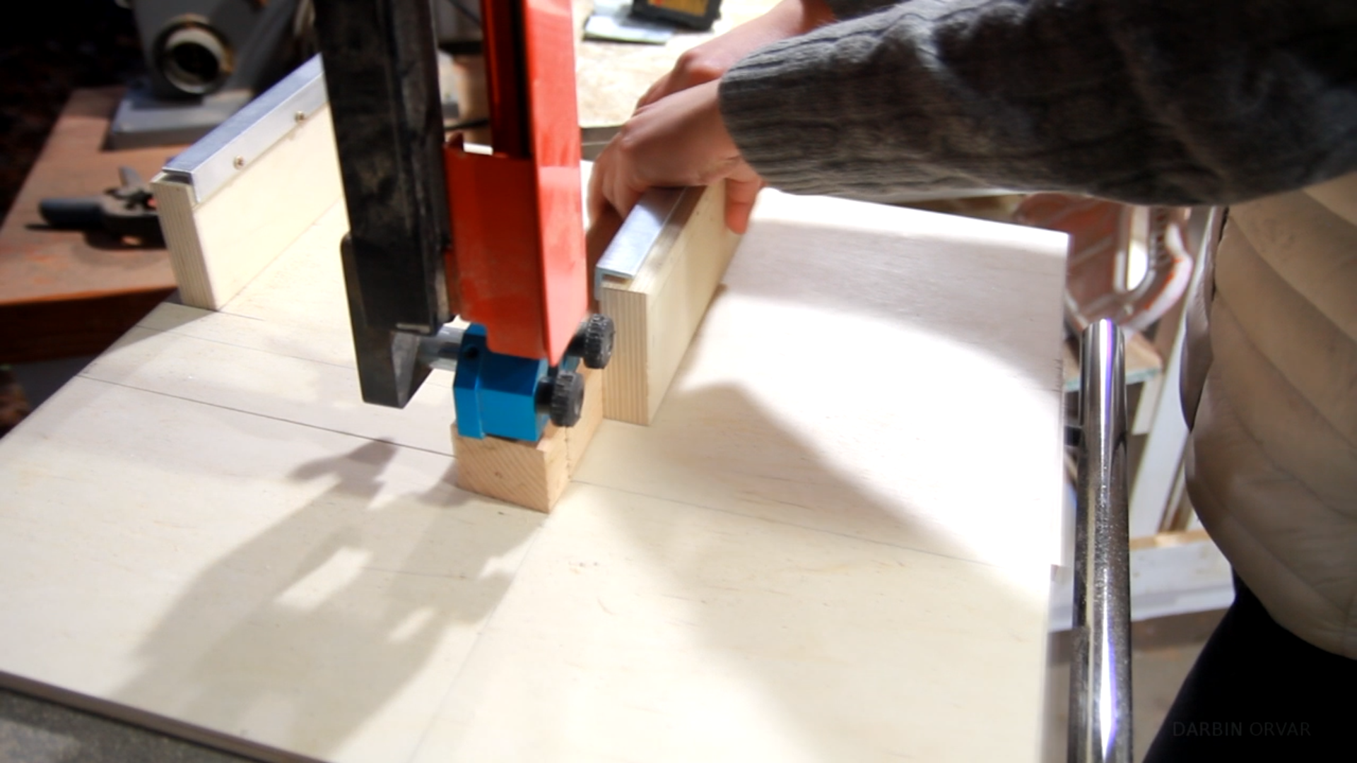 Making a Cross Cut Sled for the Band Saw 7 Steps (with Pictures