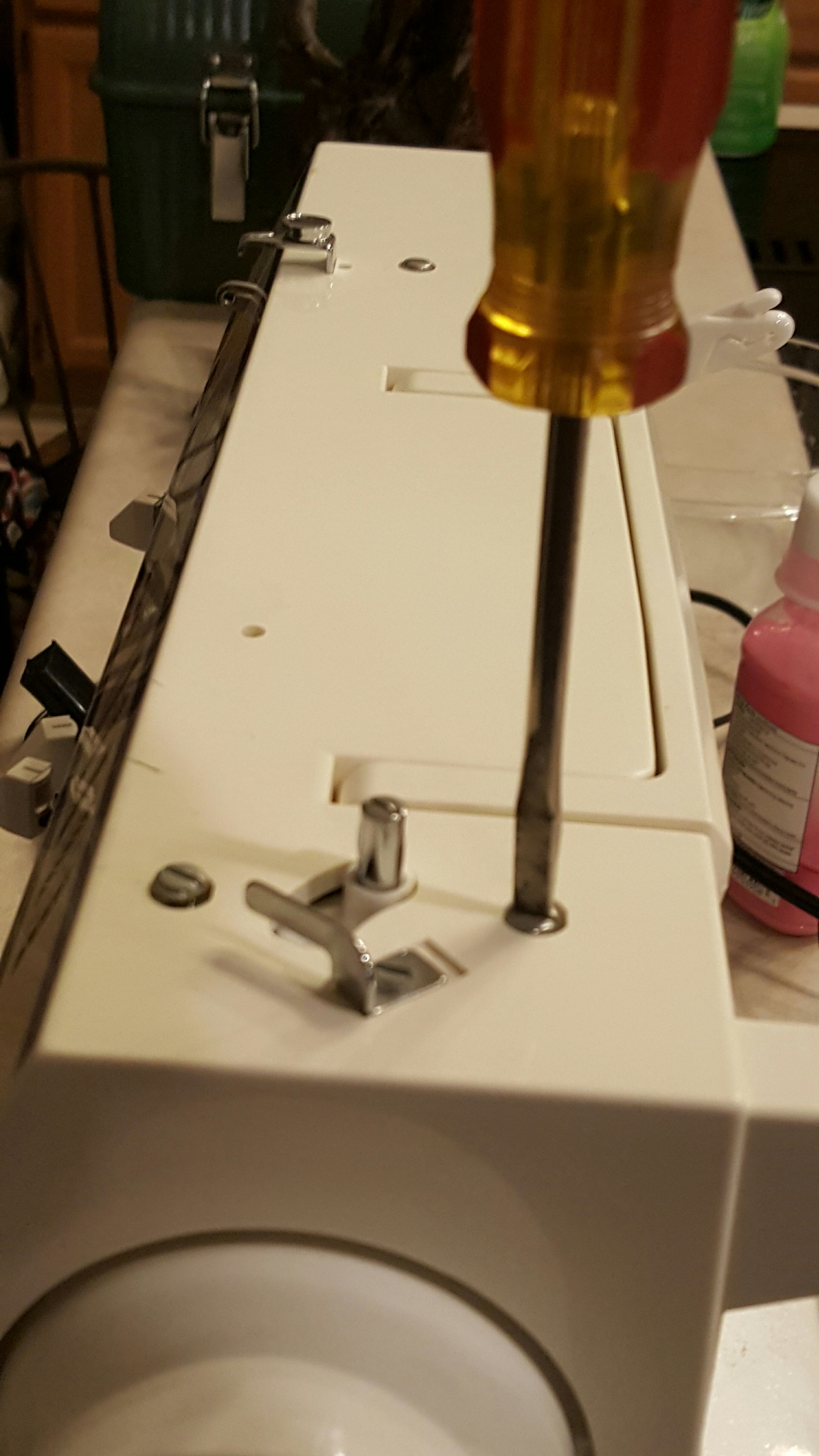 Repair a Broken Singer 57825C Handwheel Clutch Plate. 13 Steps (with