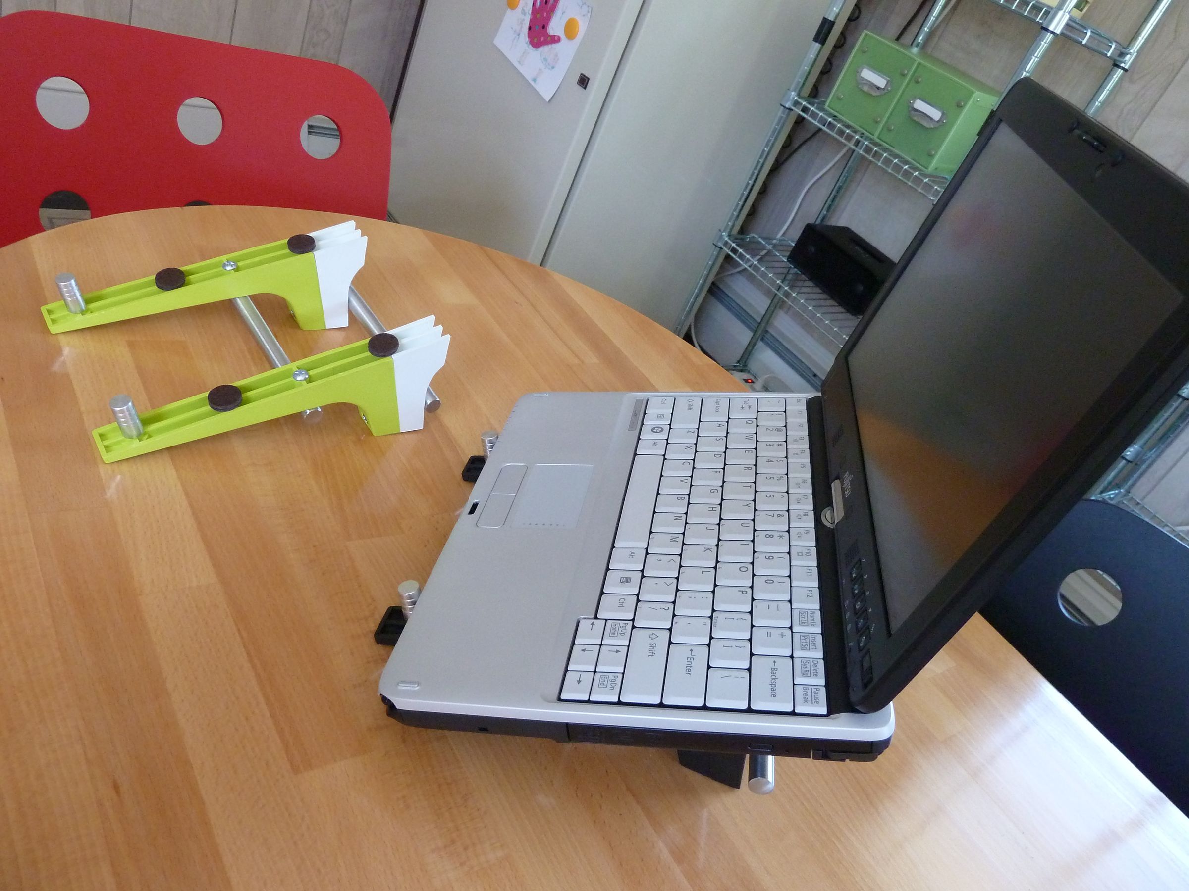 IKEA Style Laptop Stand 4 Steps (with Pictures) Instructables