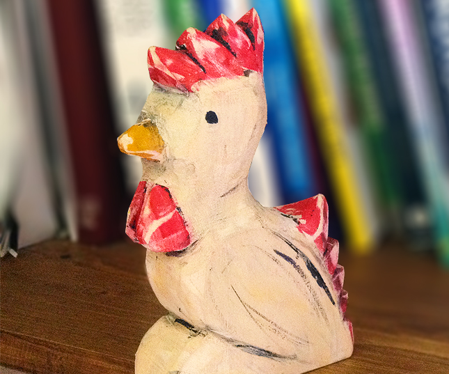 Ornamento de prateleira de sucata de frango de madeira