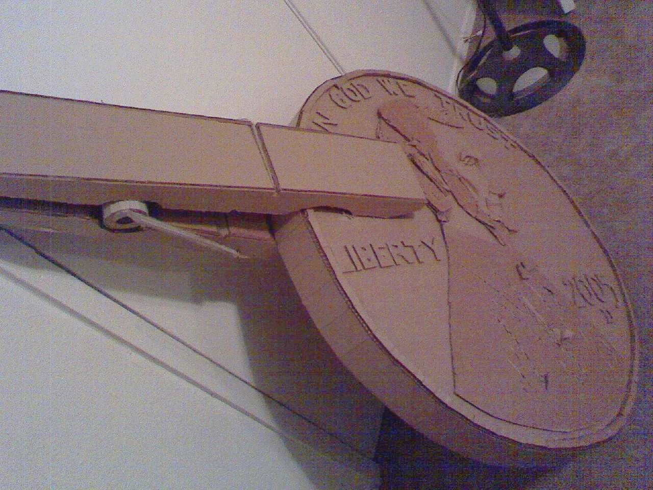 cardboard pincher