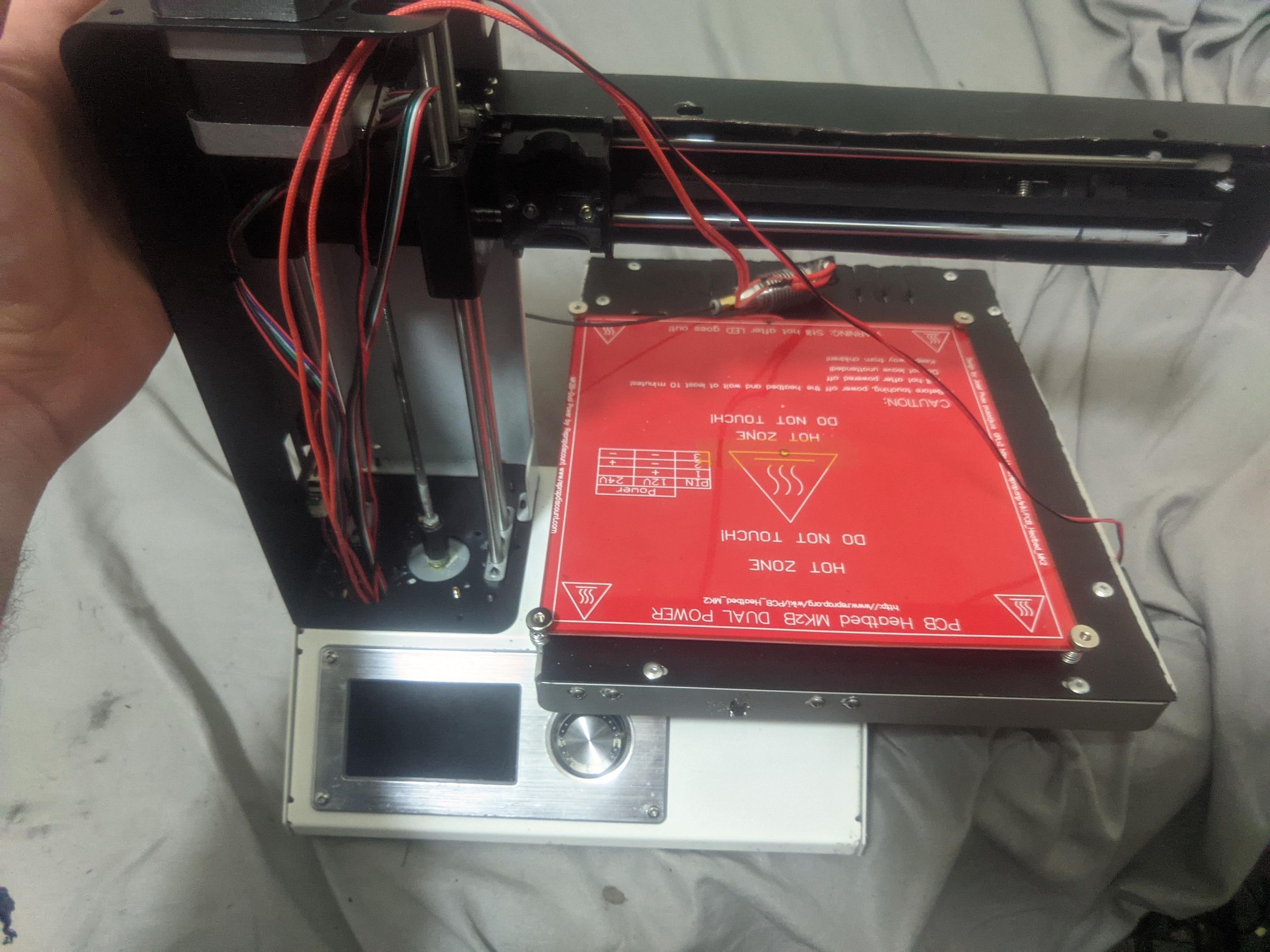 Monoprice Mini V2 upgraded to 200mm X 200mm bed but now shuts off