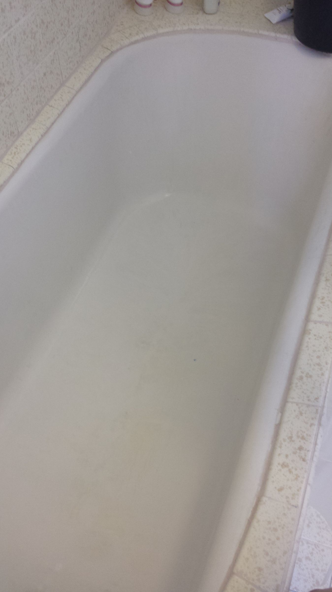 How to Turn Your Bleachstainedred Bathtub White Again 4 Steps (with