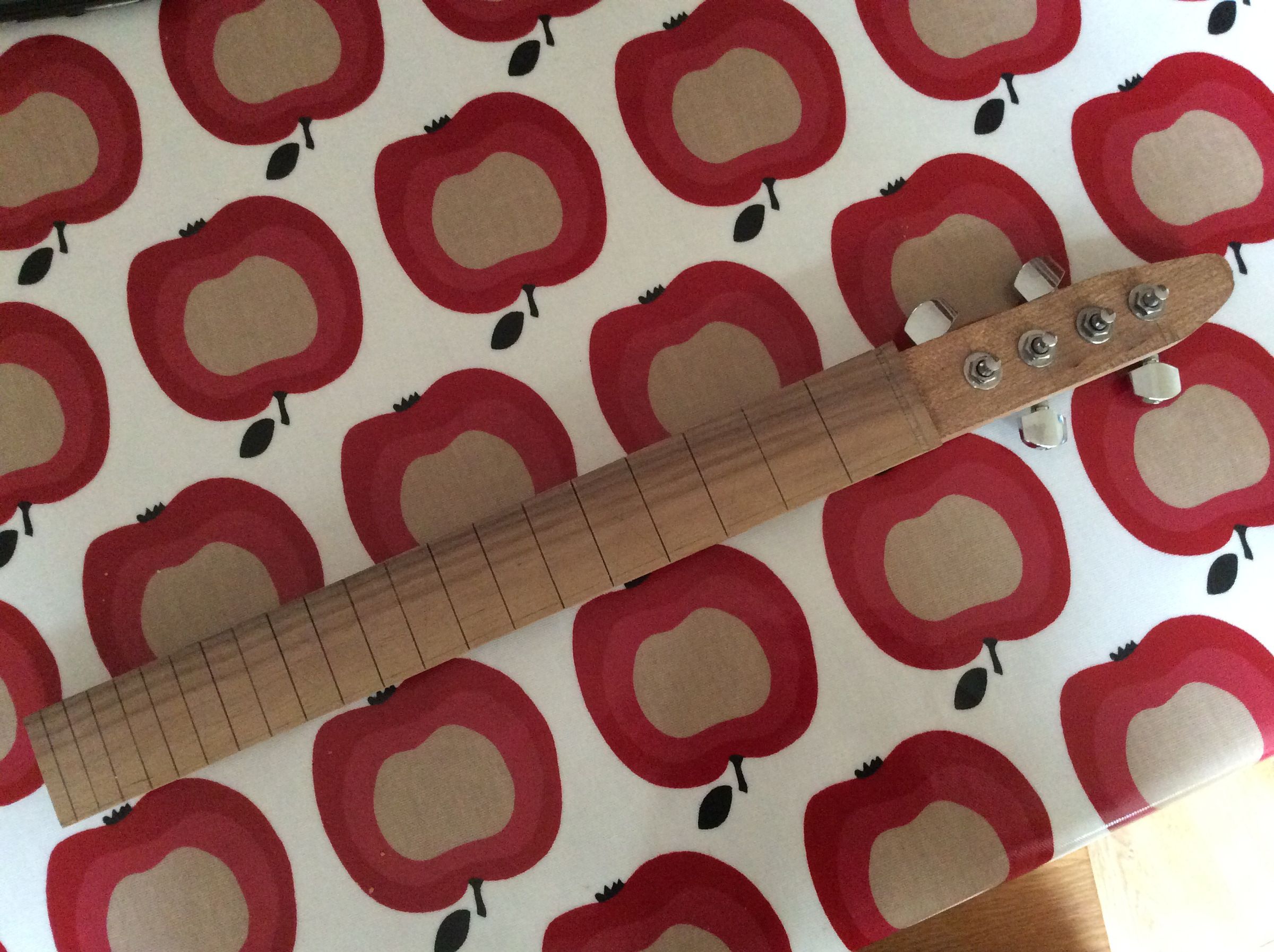 Electric Baritone Ukulele 33 Steps (with Pictures) Instructables