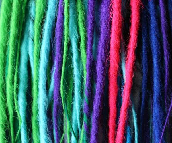 DIY Synthetic Dreads: Sealing Method 1