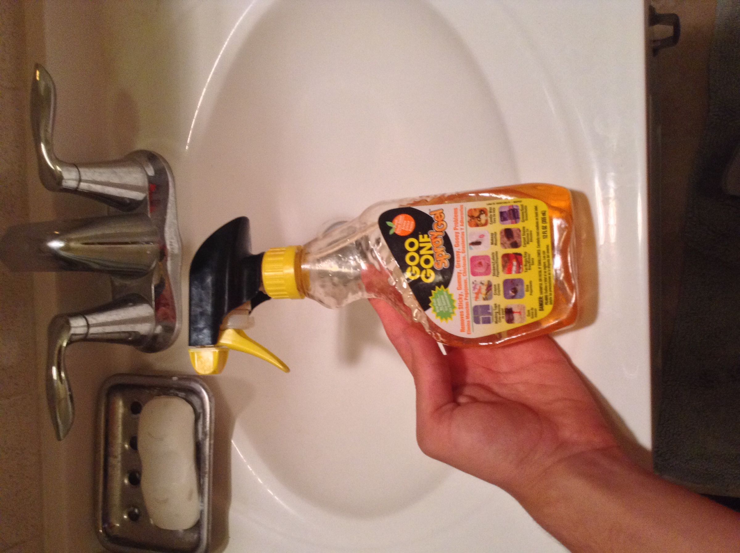 How to Remove Different Glues and Paint From Skin in Under 5 Minutes