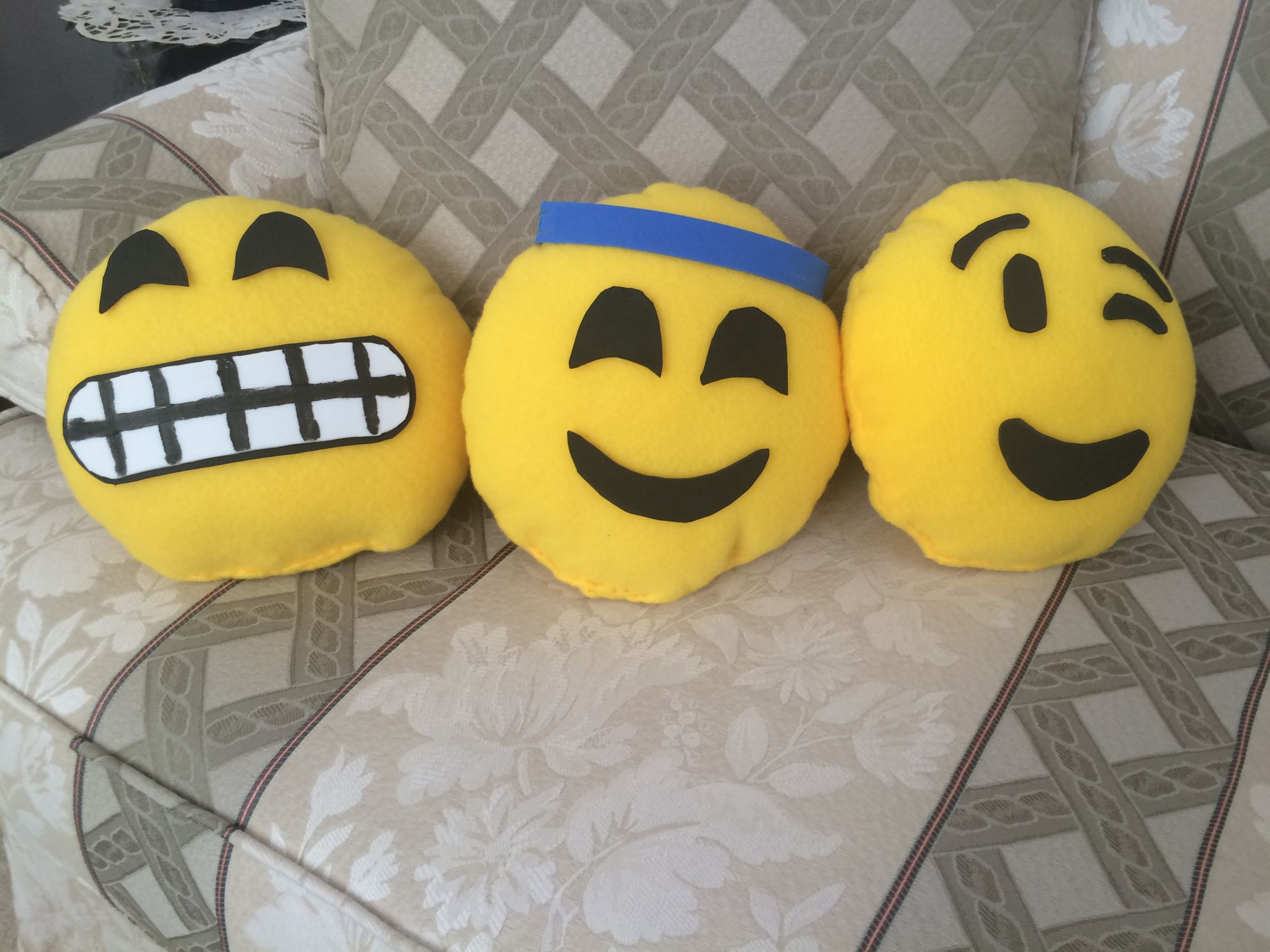 DIY Emoji Pillows 6 Steps (with Pictures) Instructables