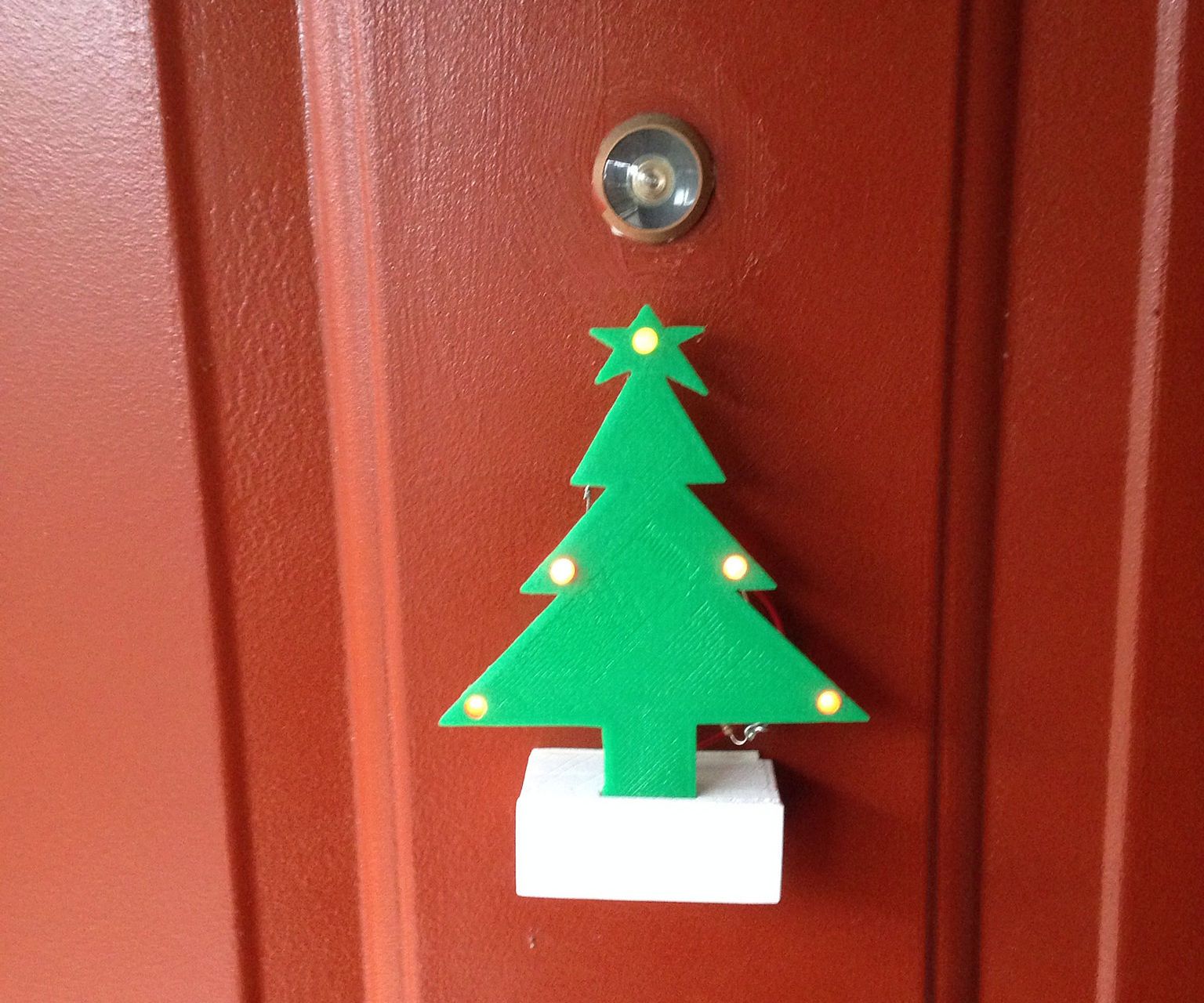 DIY guide for DIY Mini Christmas Tree - gift for the young makers at home with step-by-step instructions