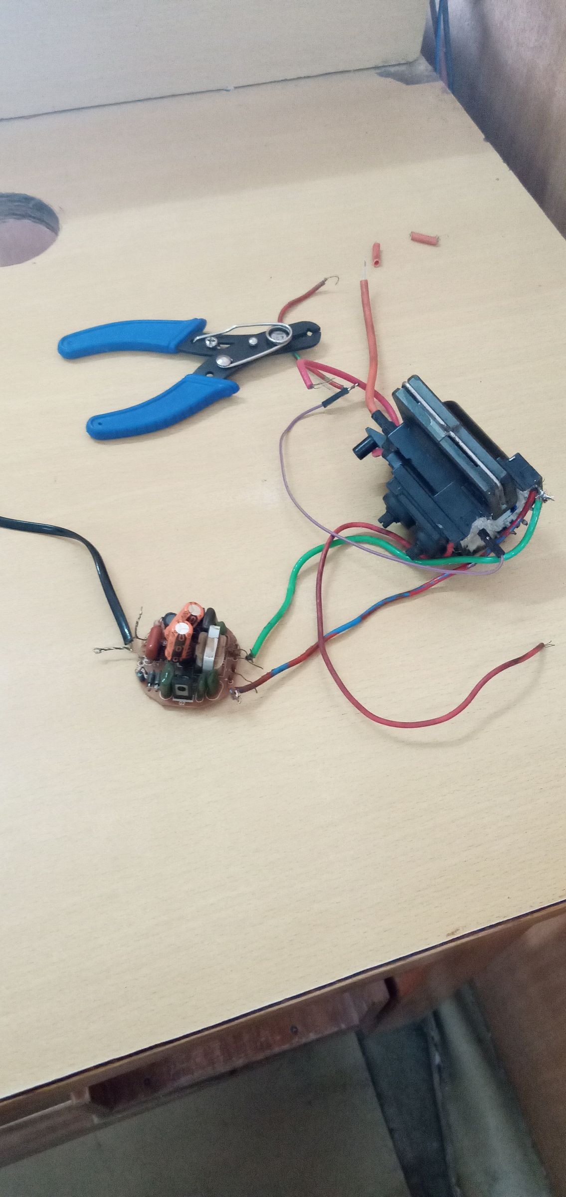 MAKE a HIGH VOLTAGE SUPPLY IN 5 MINUTES