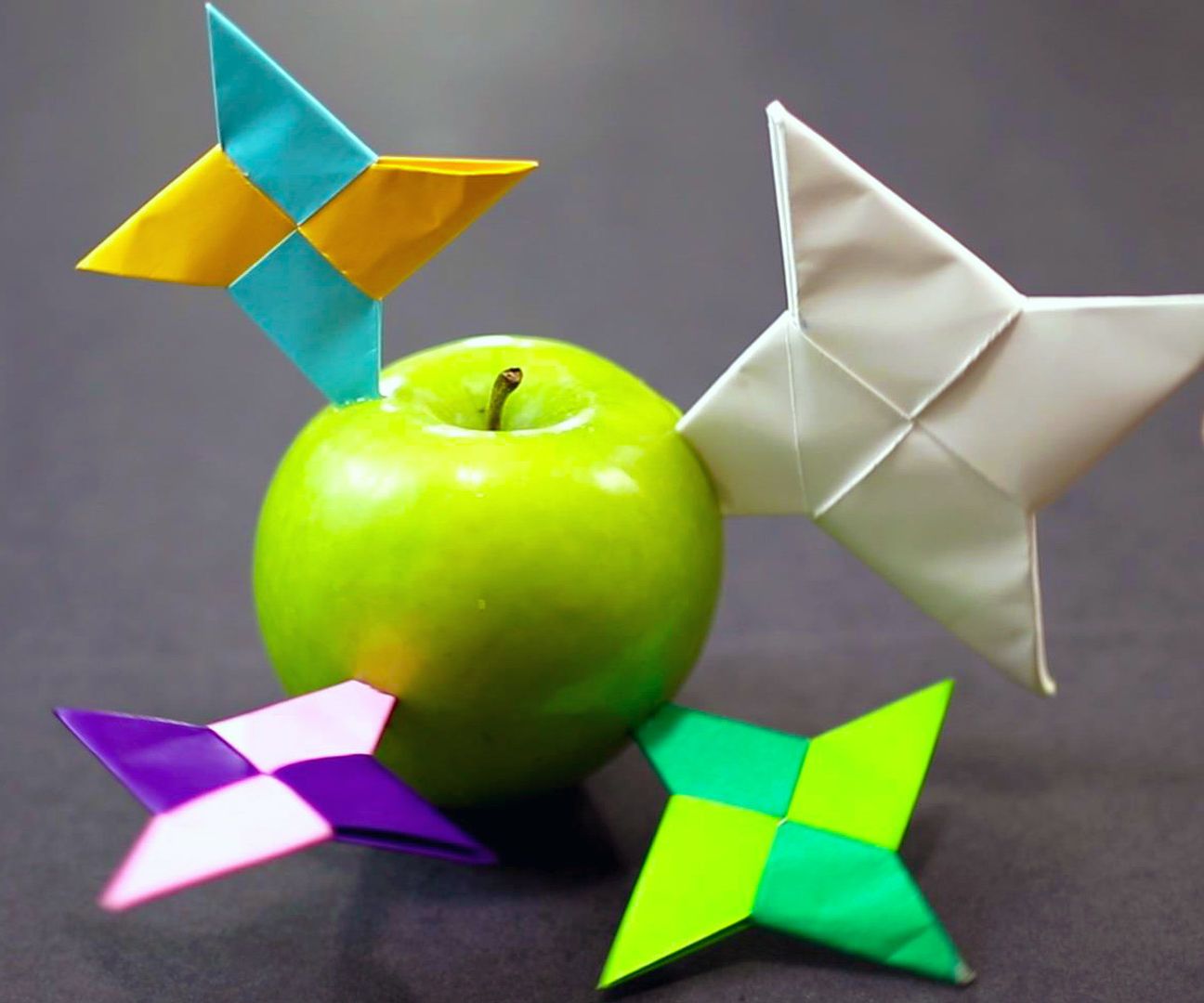 Step-by-step guide for how to make a paper ninja star / shuriken (easy origami)! DIY Project DIY project