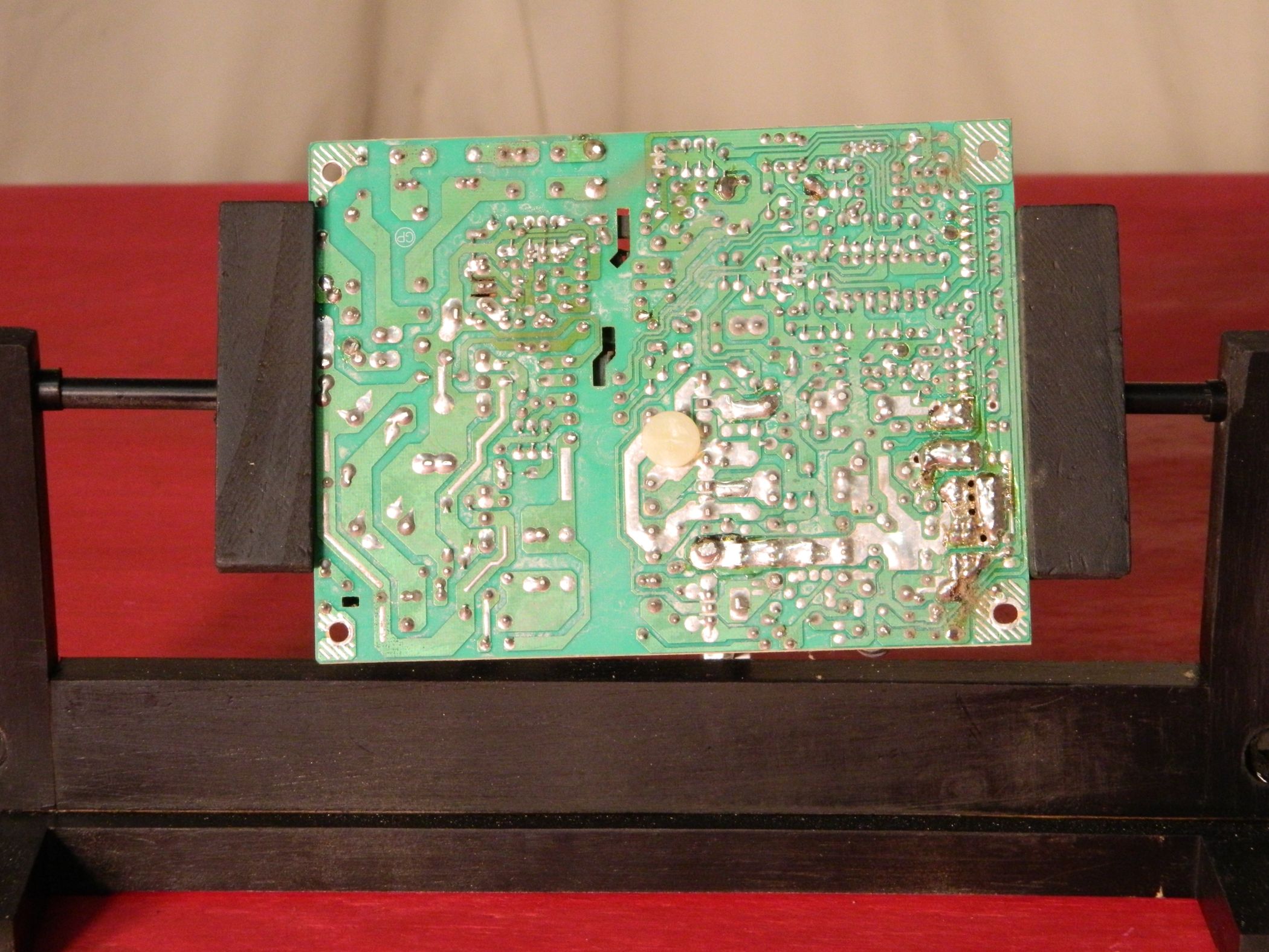 DIY PCB Holder / Solder Stand Instructables