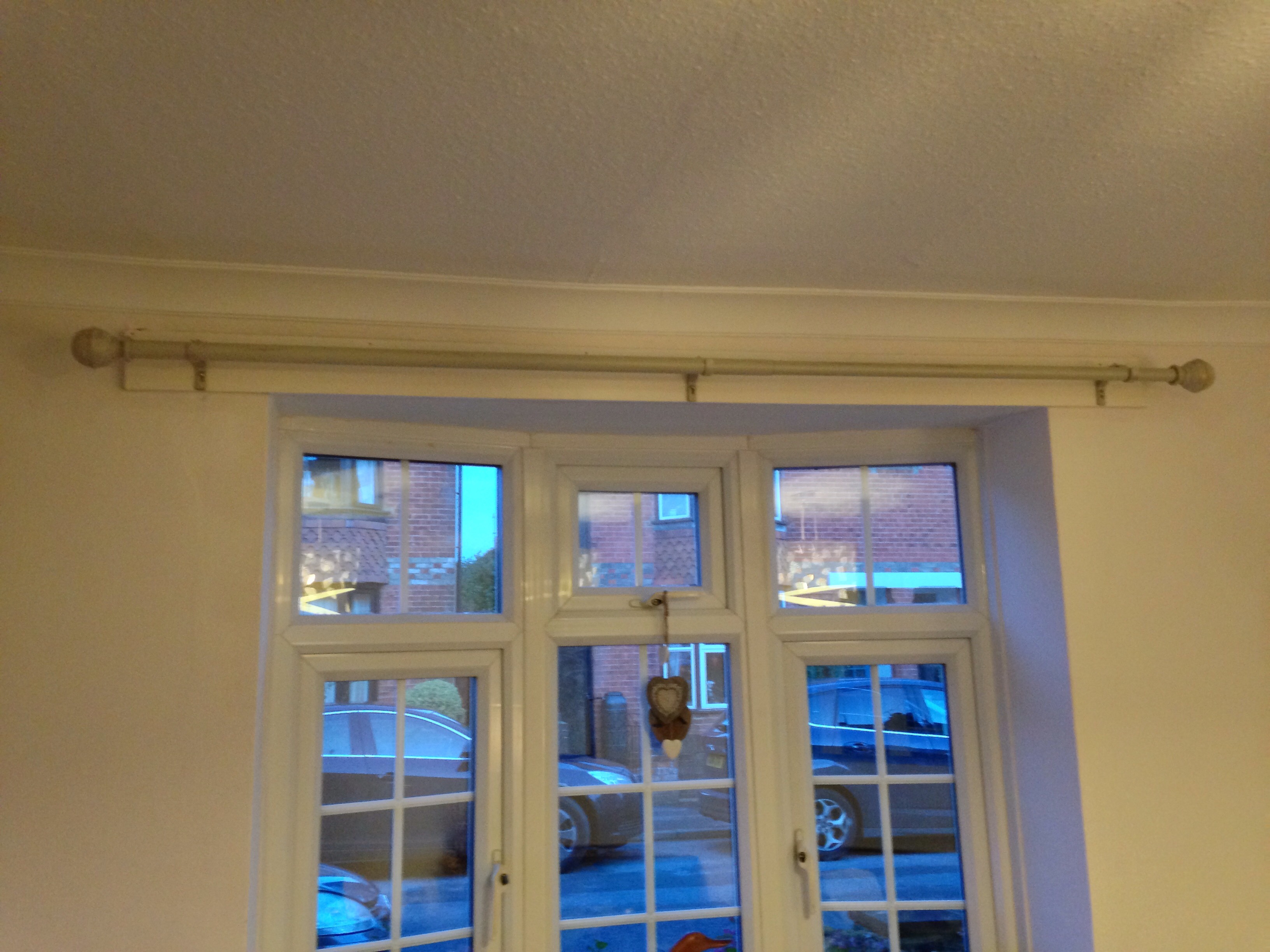 How to Put Up a Curtain Pole 9 Steps (with Pictures) Instructables