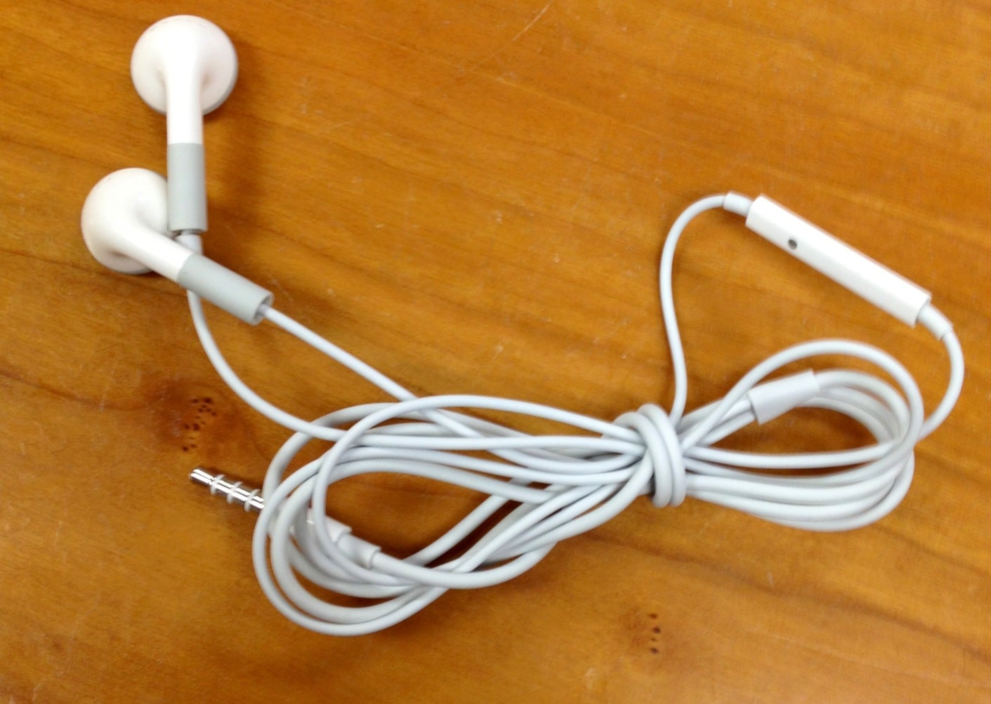 Wrap Earbuds to Avoid Tangling 5 Steps Instructables