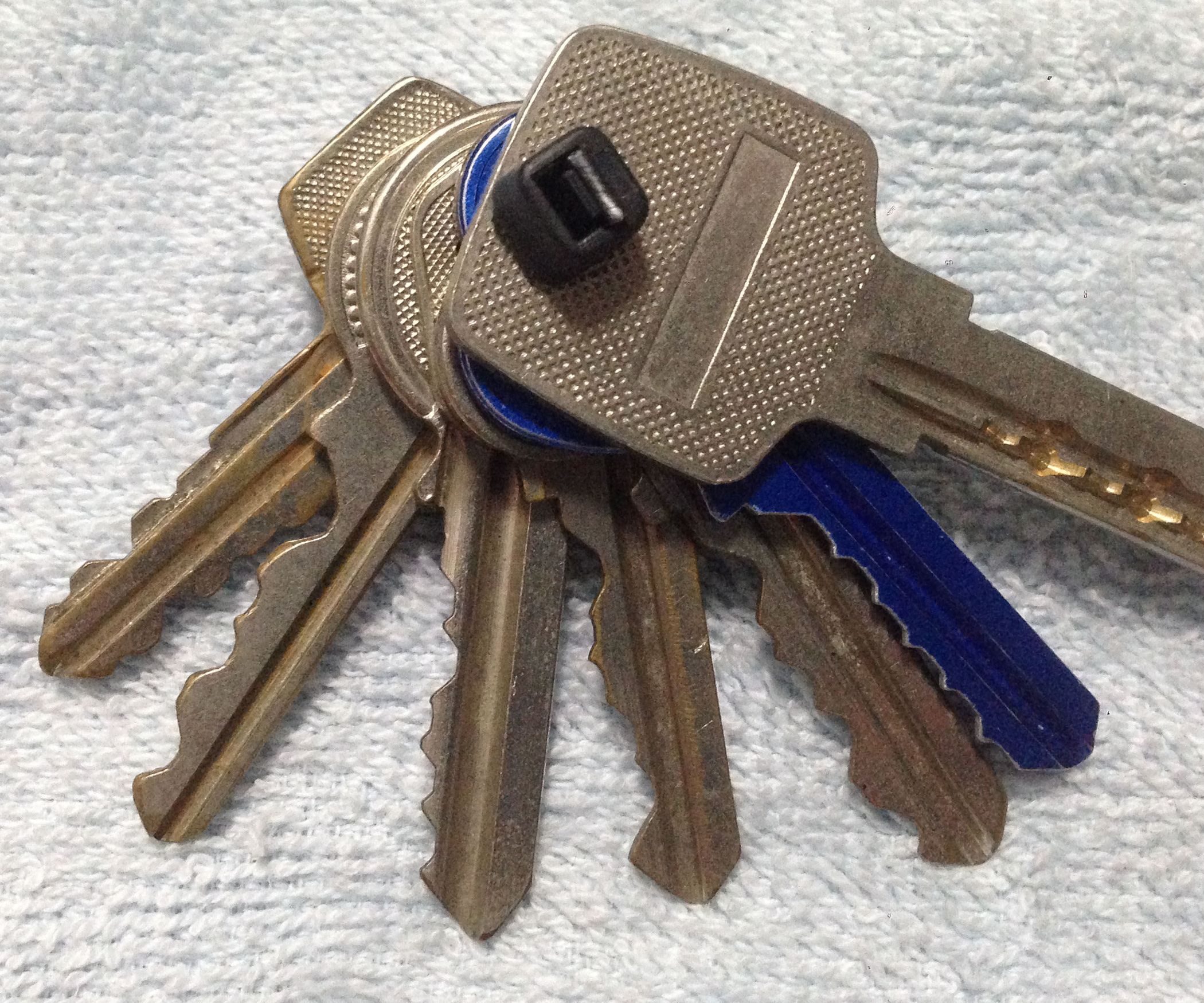 Cheapest Keys Organizer (Flexible to Add and Remove) Instructables
