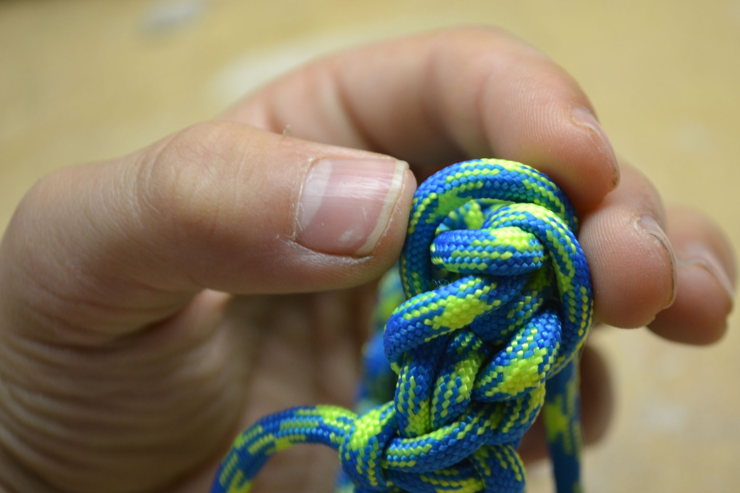 The Best Easiest Paracord Bracelet Without a Buckle 10 Steps